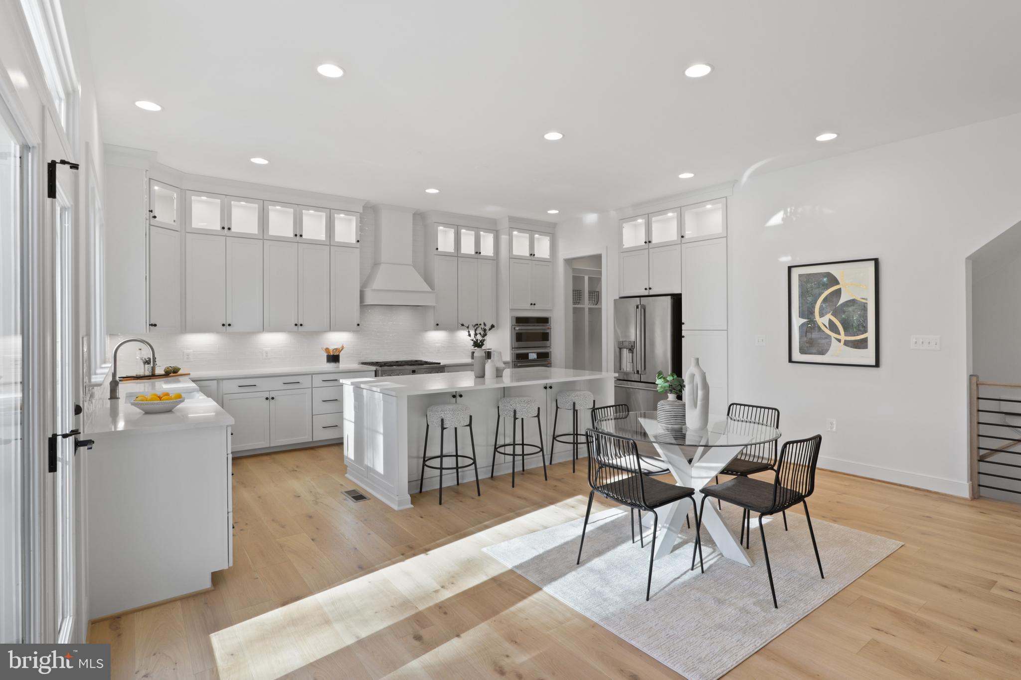 VIENNA WOODS - Residential