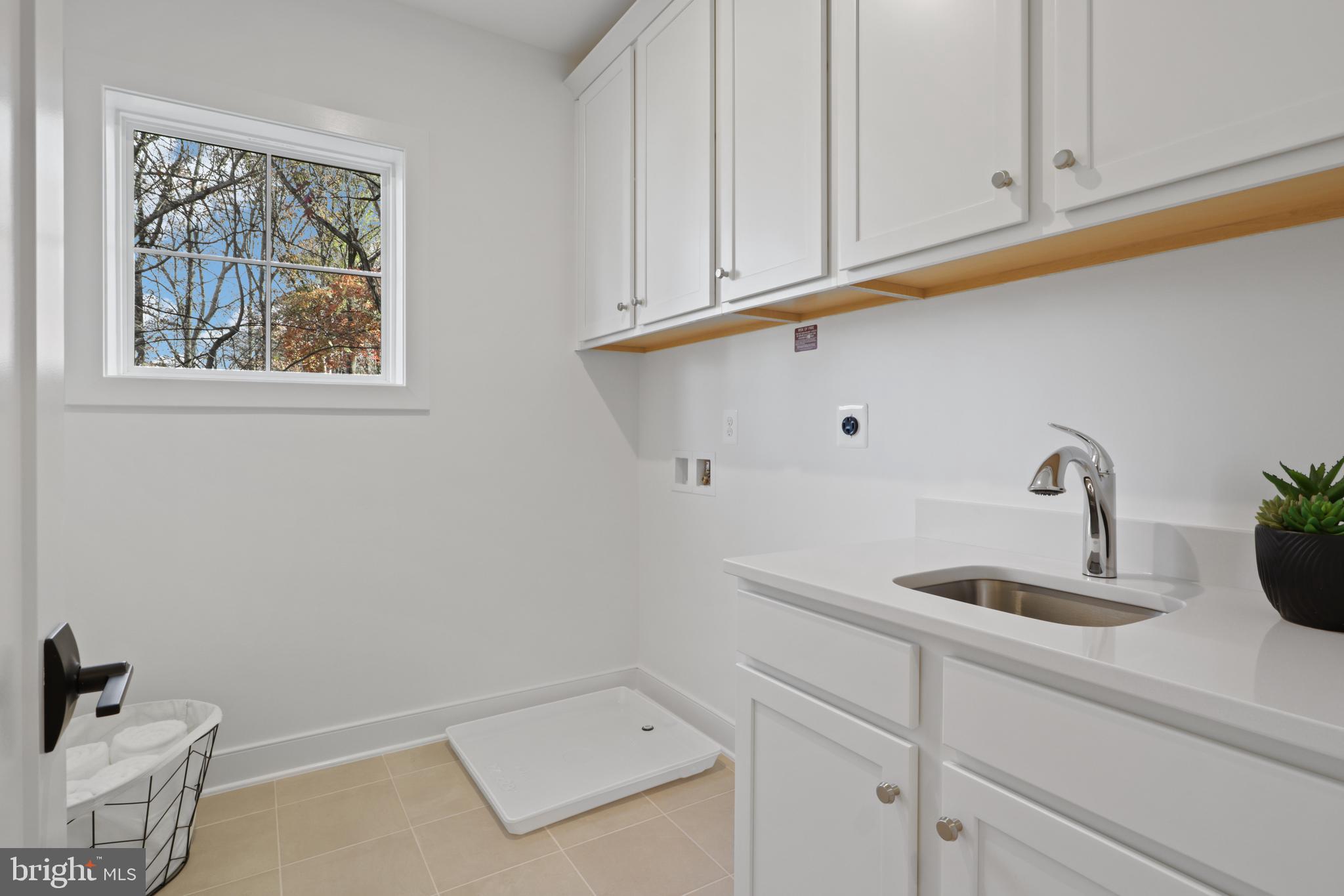 VIENNA WOODS - Residential