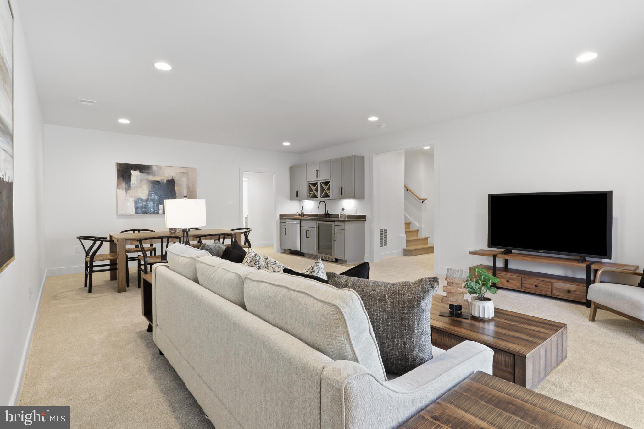 VIENNA WOODS - Residential