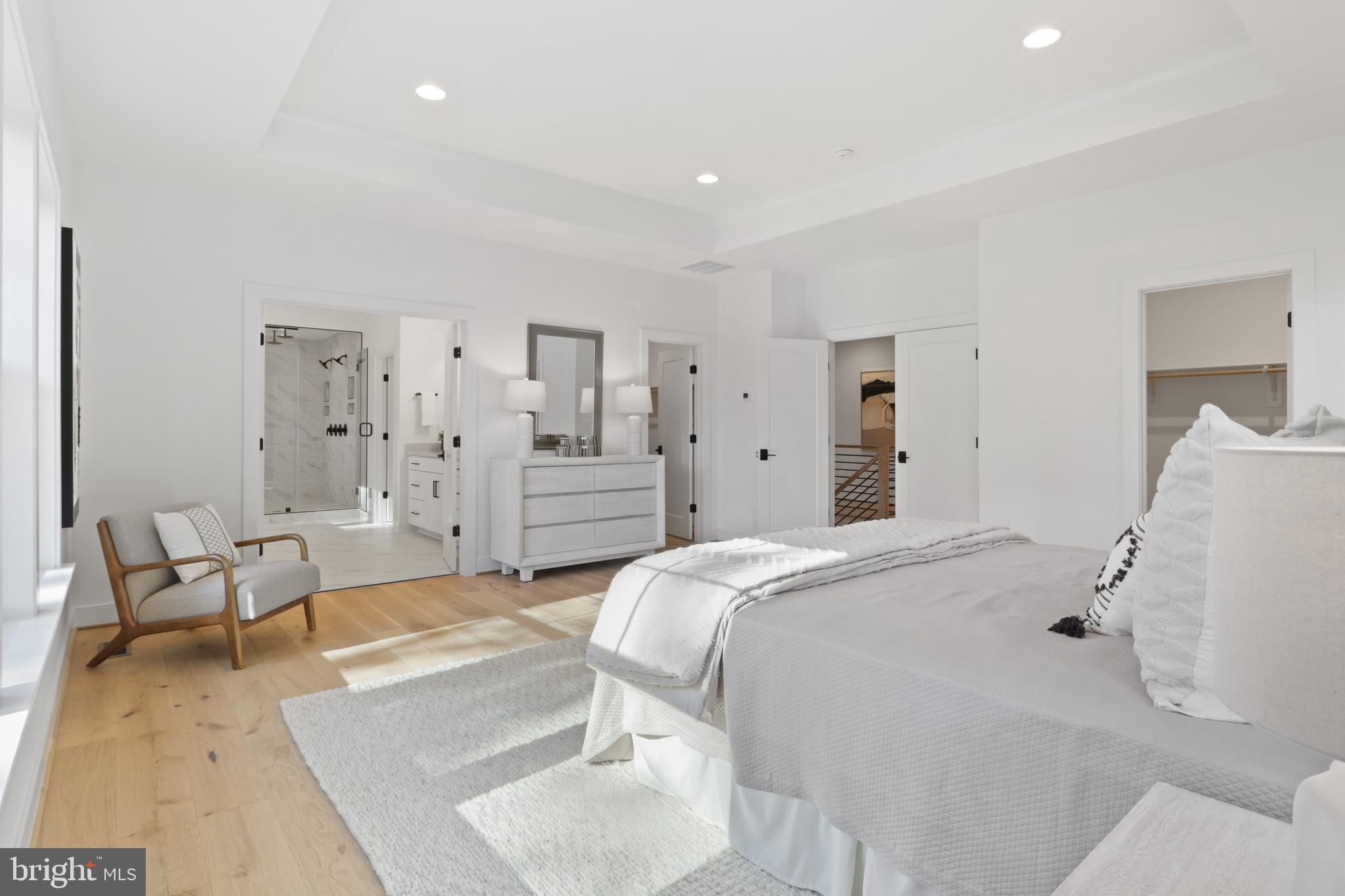 VIENNA WOODS - Residential