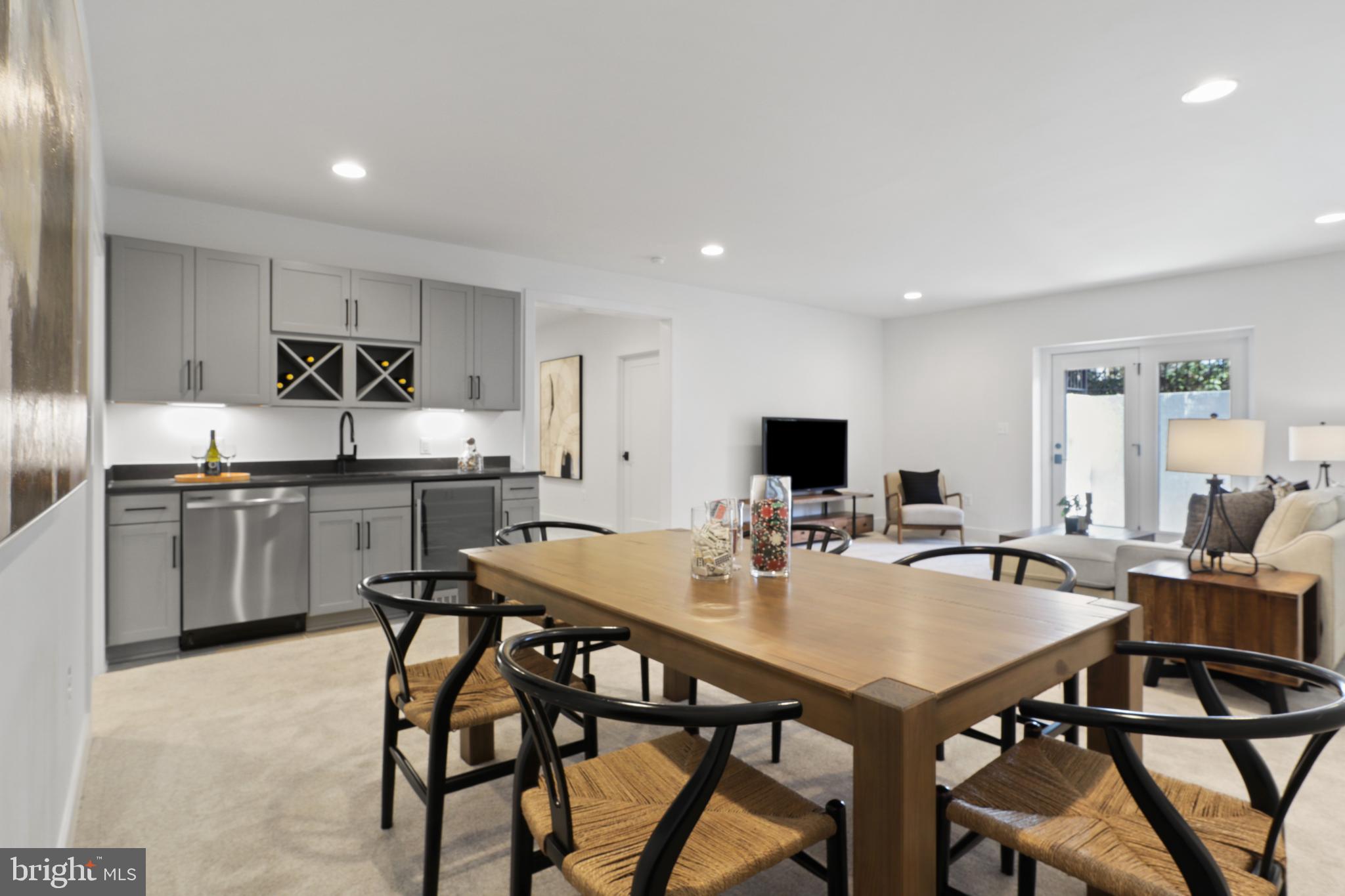 VIENNA WOODS - Residential