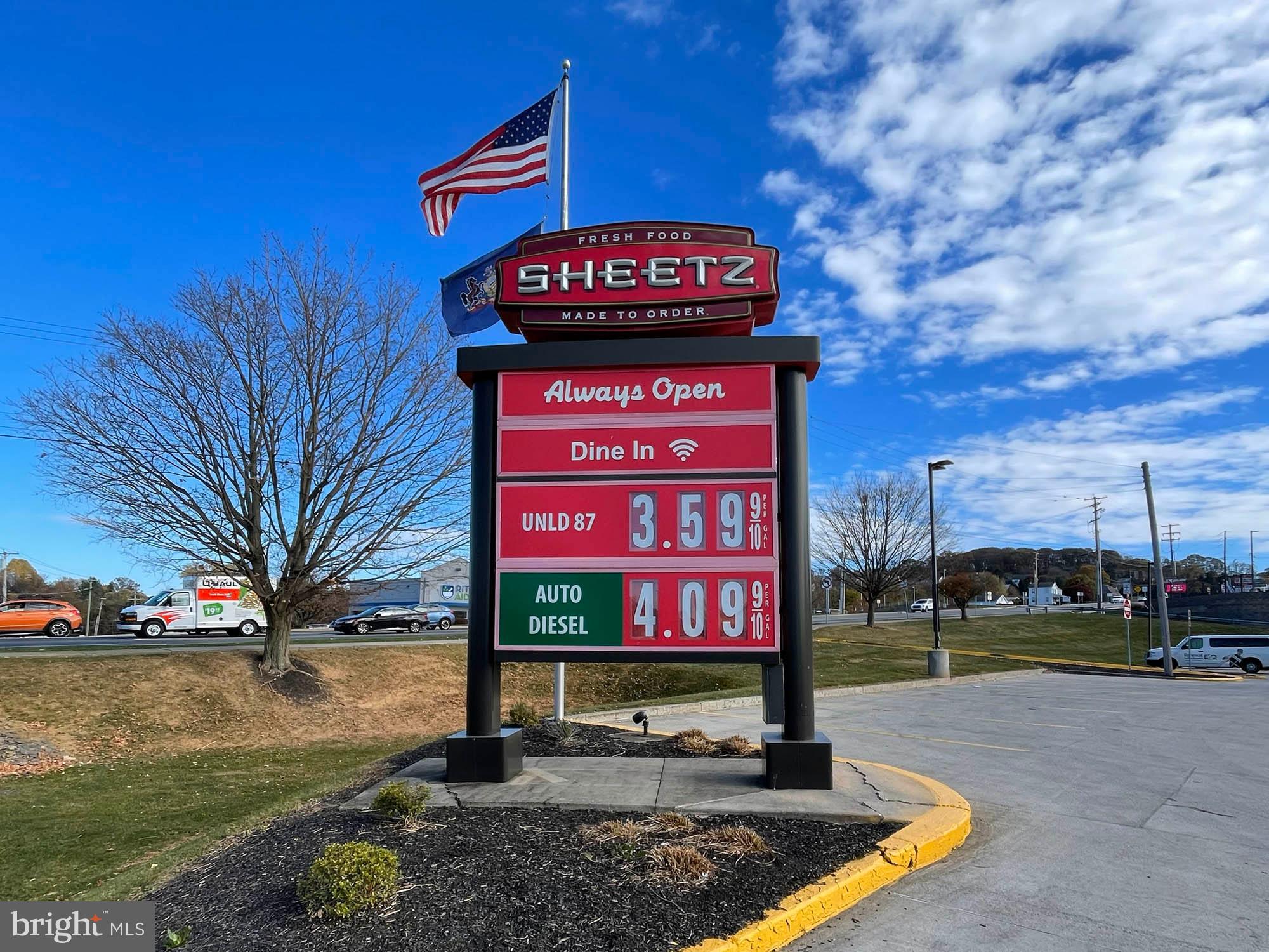 RED LION - Commercial Sale