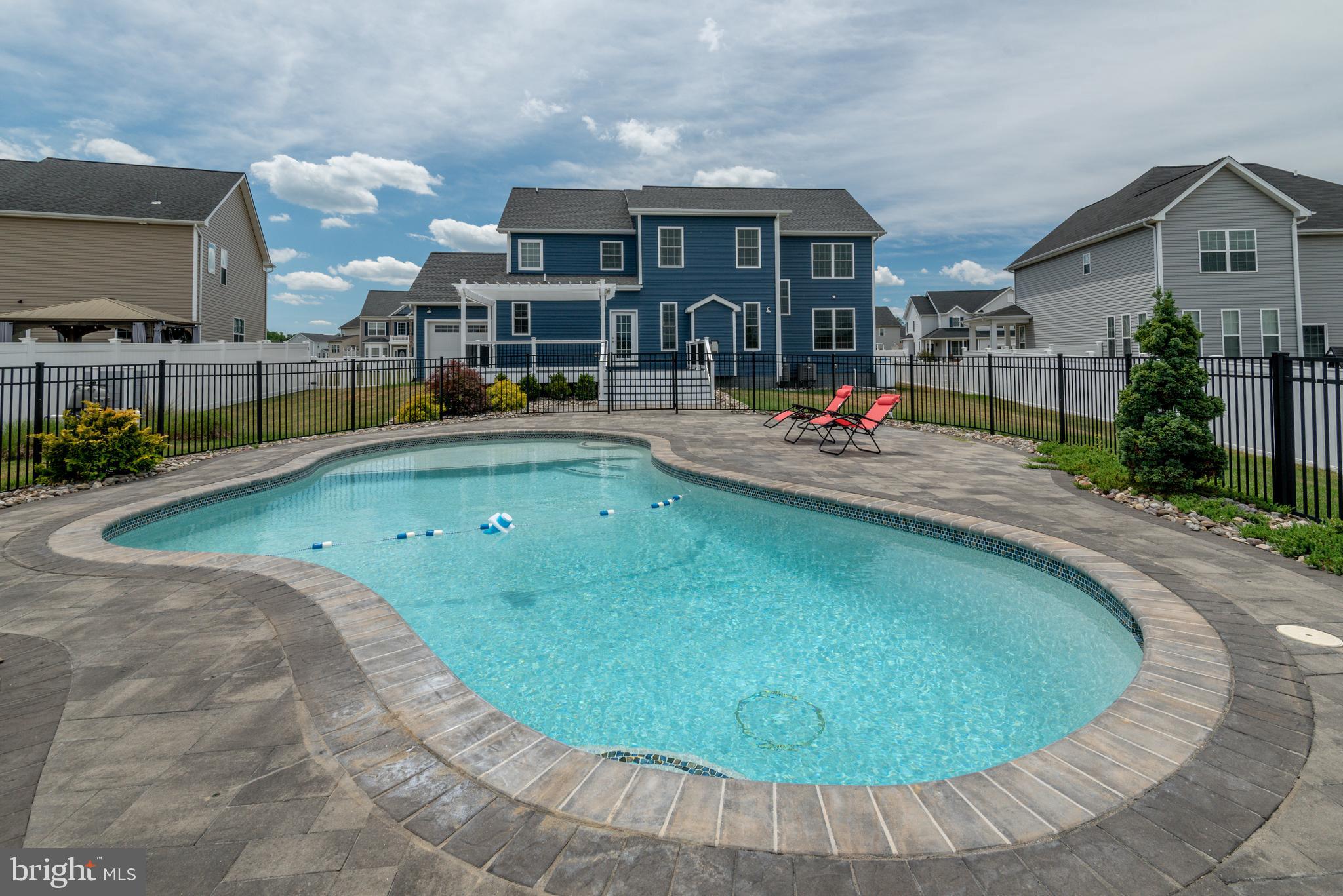This home will be sold As-Is. Short sale buyer approval is required and can take months for approval, no creative deal structuring, no sight unseen offers. Must send proof of funds prior to asking for a showing with a minimum of 48 hours notice.