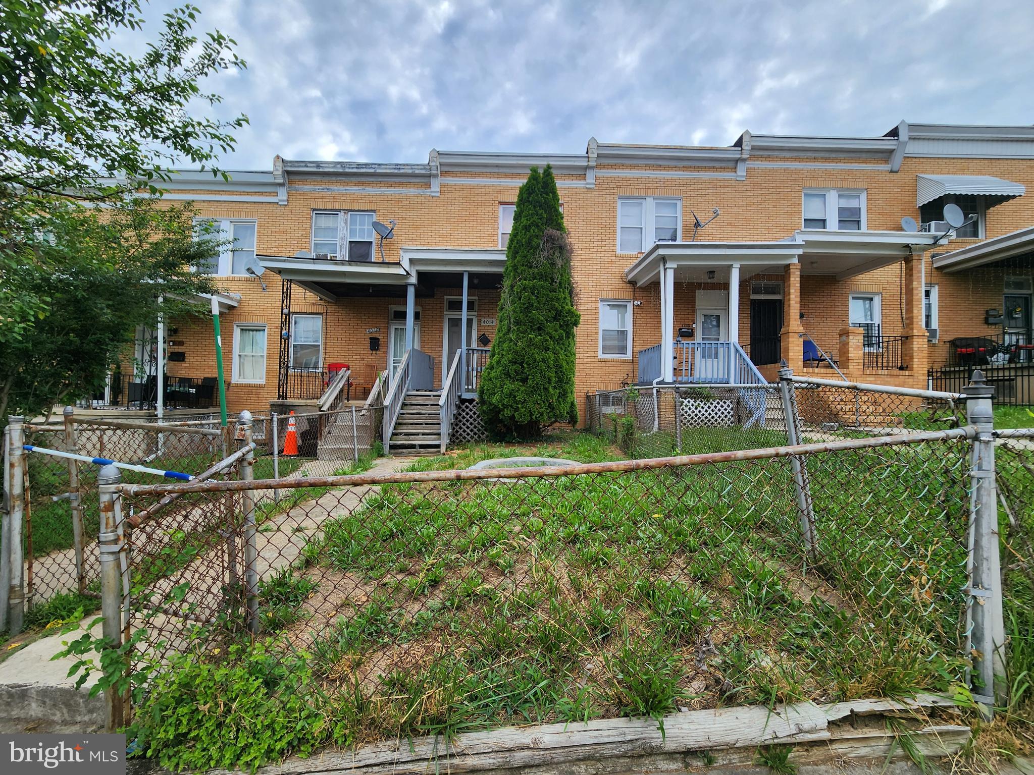 ONLINE AUCTION: Bidding begins 06/26/2026 @ 10:00 AM. Bidding ends 06/30/2026 @ 11:40 AM.  This auction takes place on the Ashland Auction Group Bidding Platform. List Price is Suggested Opening Bid. Deposit: $5,000. 2 Story Townhouse located in the Arcadia area. JUST MINUTES to Herring Run Park, Lake Montebello, and Morgan State University. Easy access to major traffic artery Belair Rd.