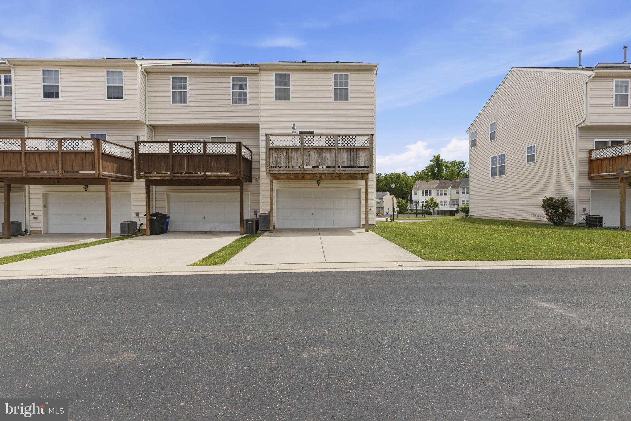 HOLLY WOODS - Residential