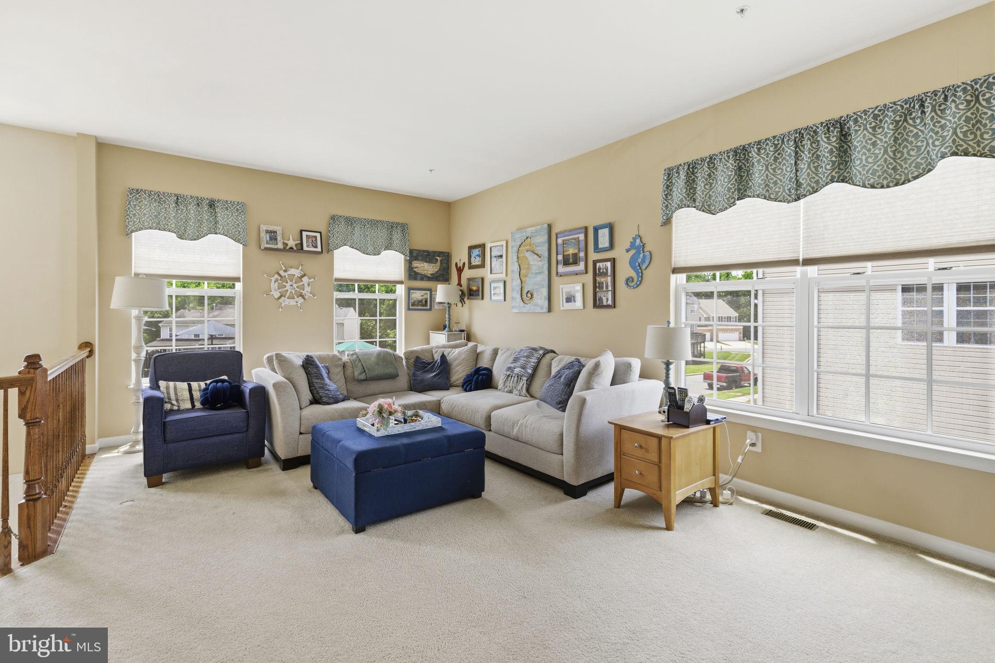 HOLLY WOODS - Residential