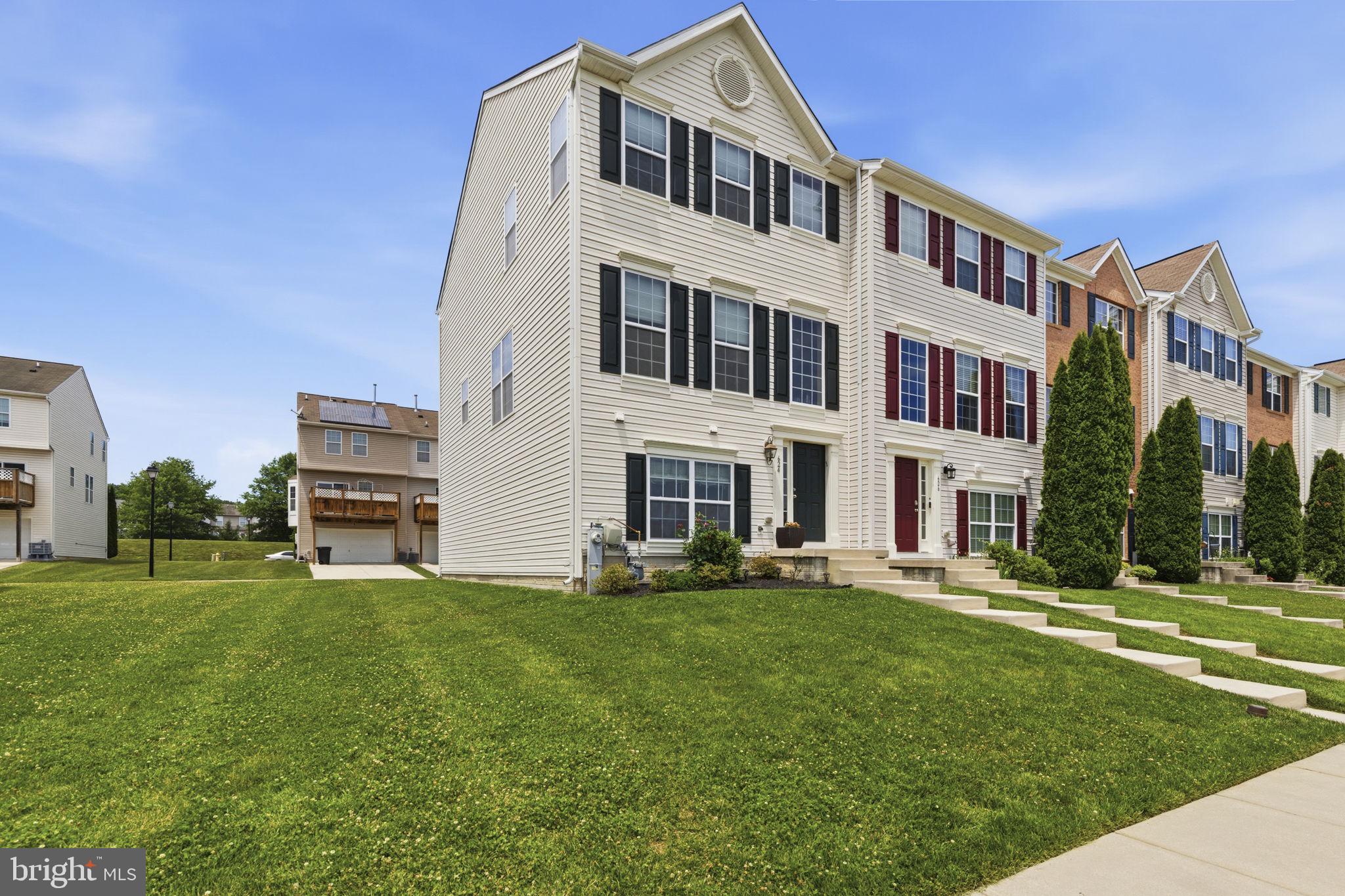 HOLLY WOODS - Residential
