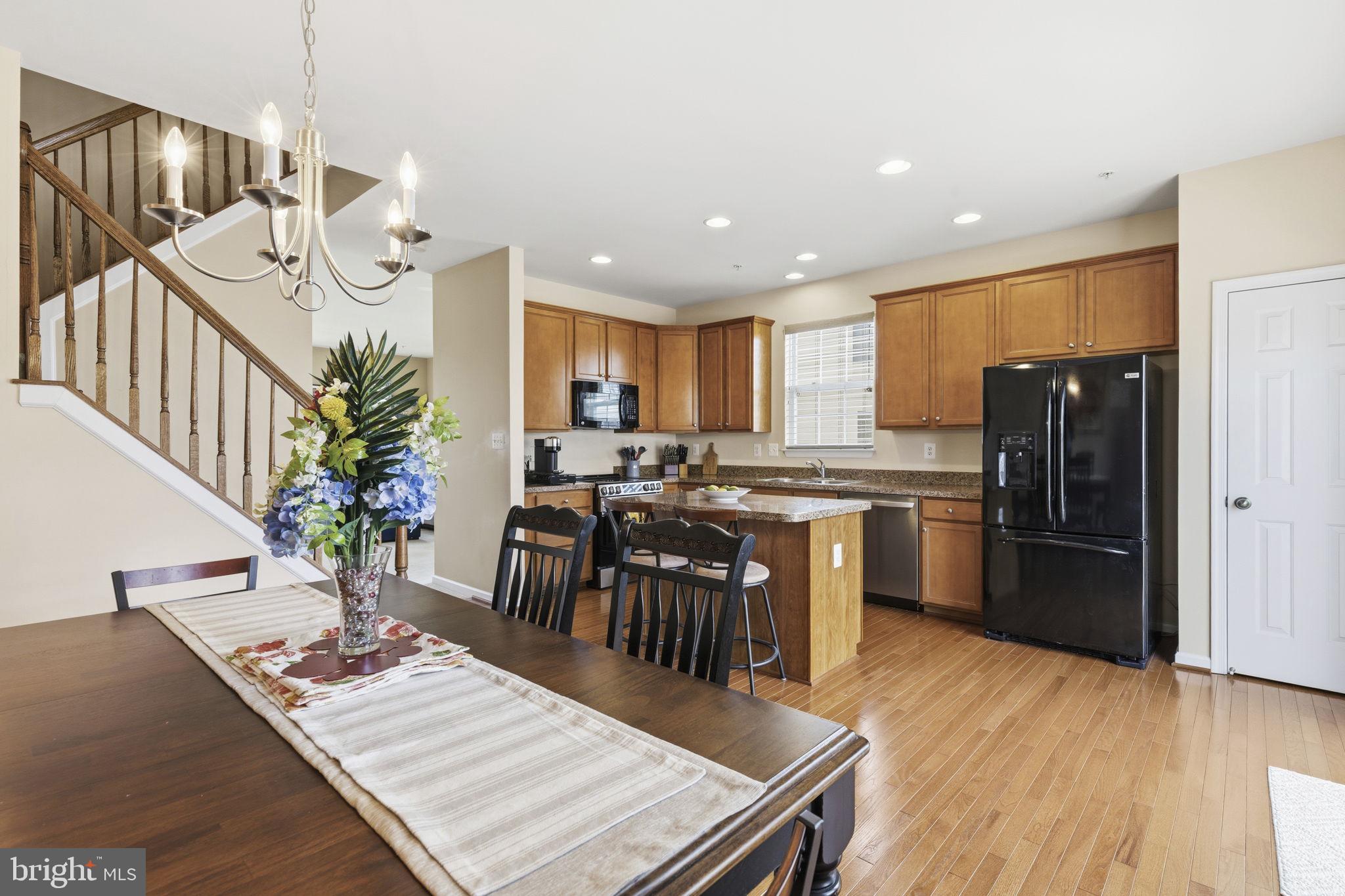 HOLLY WOODS - Residential