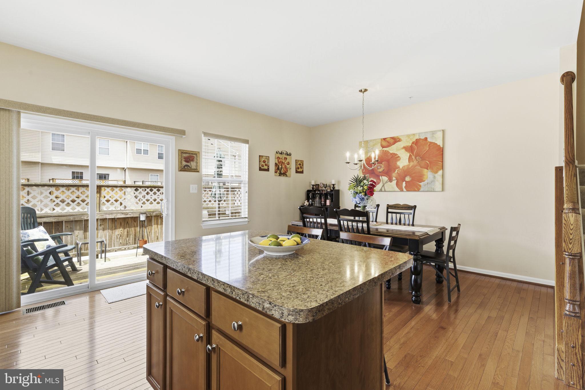 HOLLY WOODS - Residential