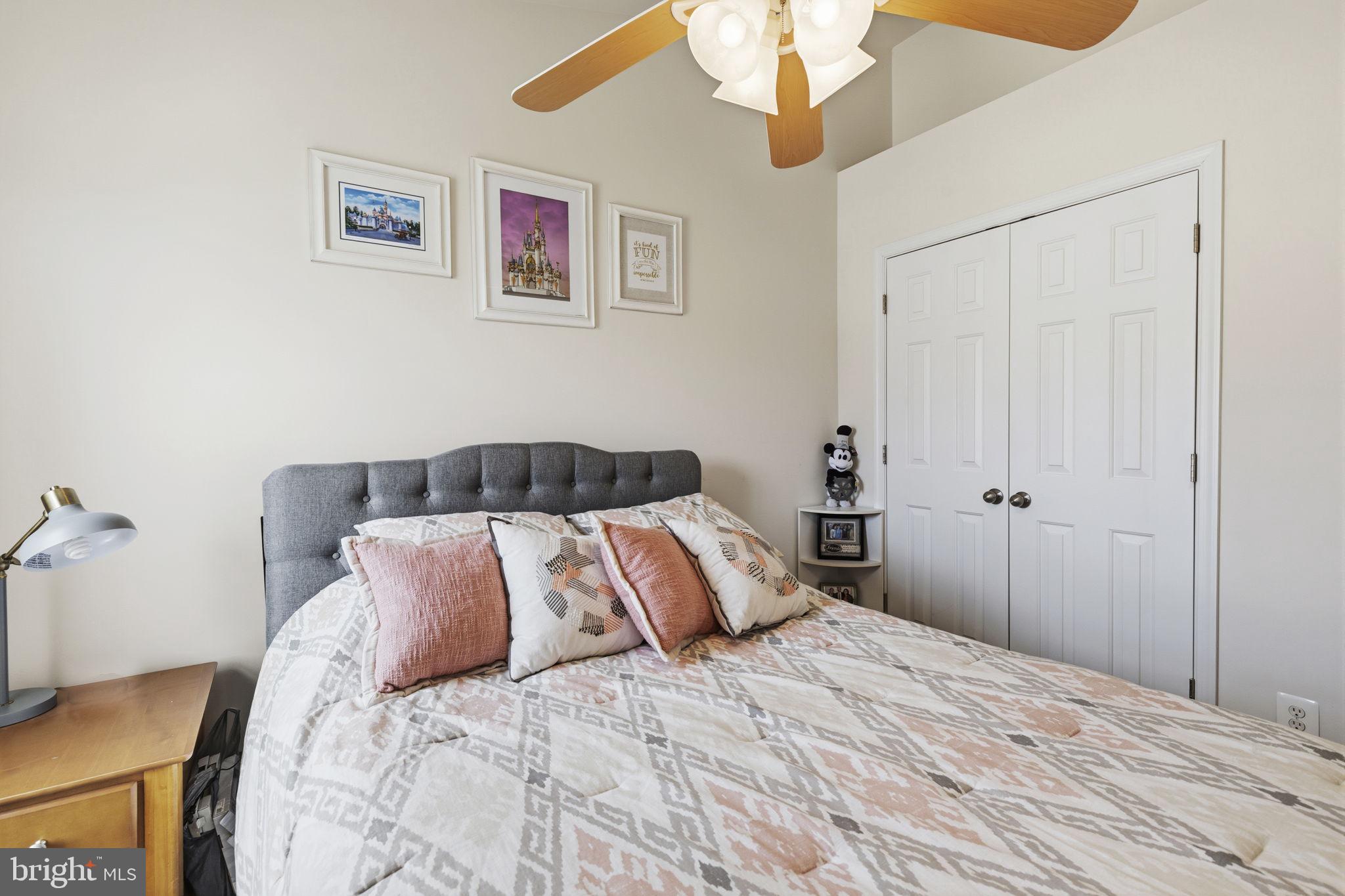 HOLLY WOODS - Residential