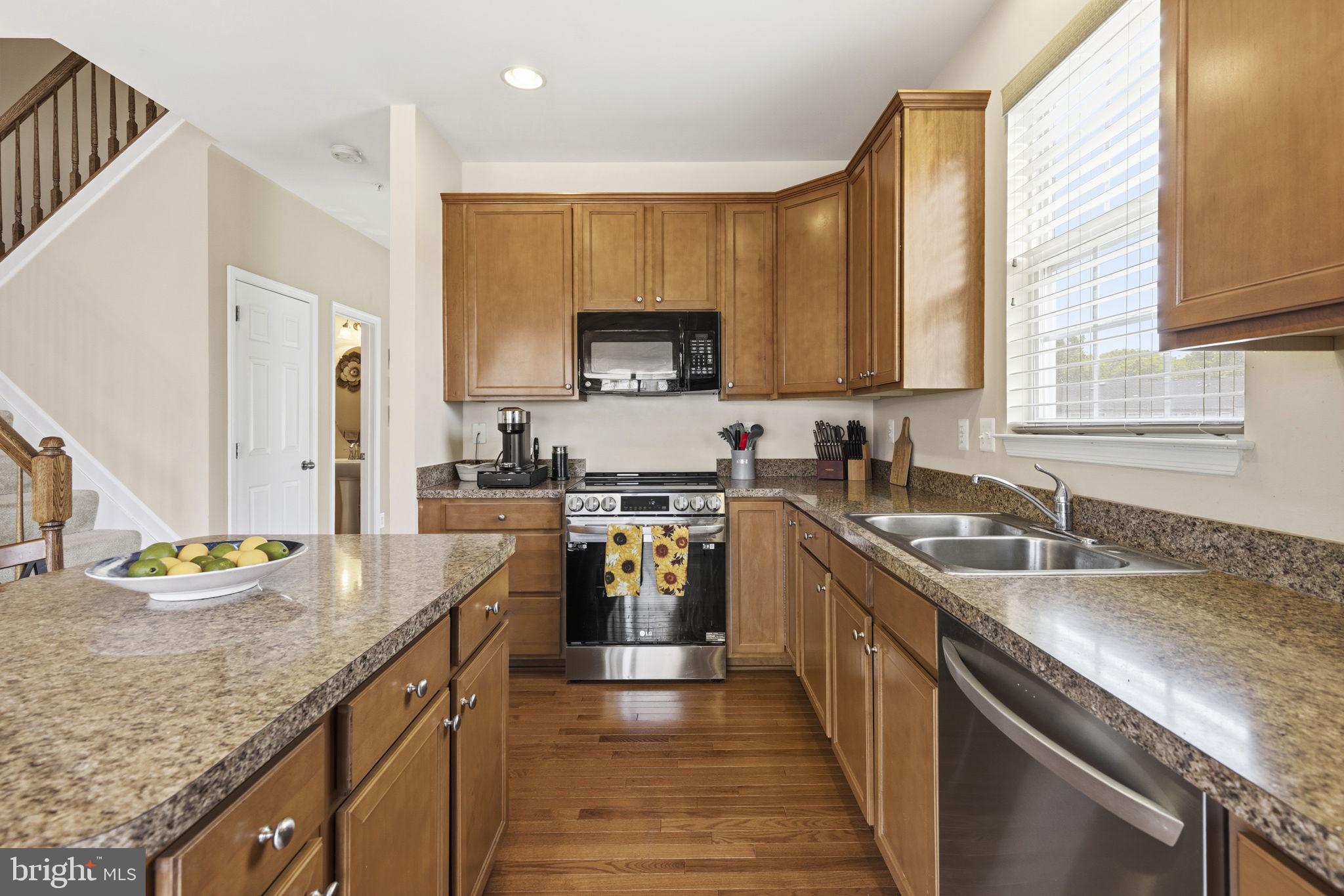 HOLLY WOODS - Residential