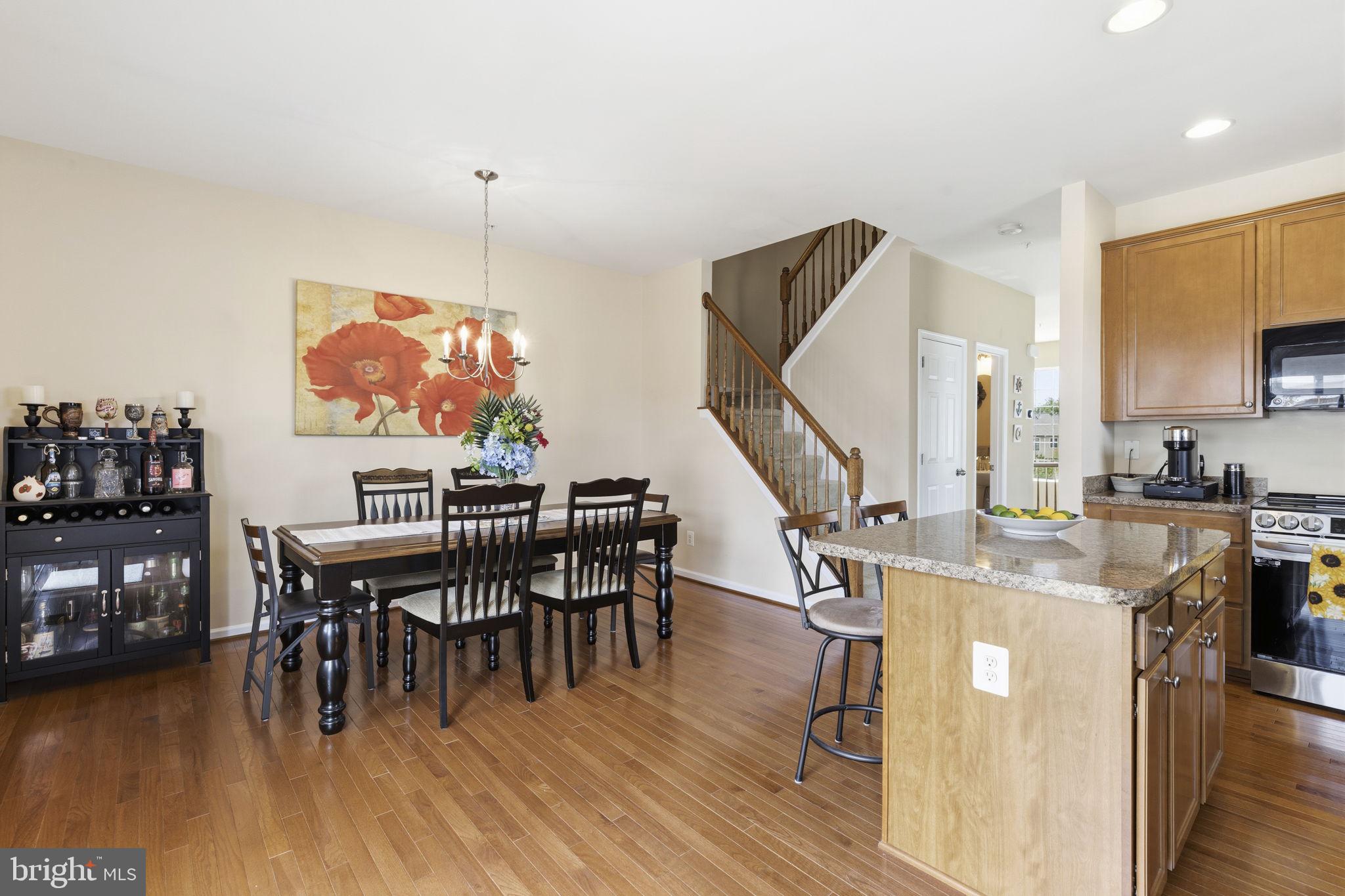HOLLY WOODS - Residential