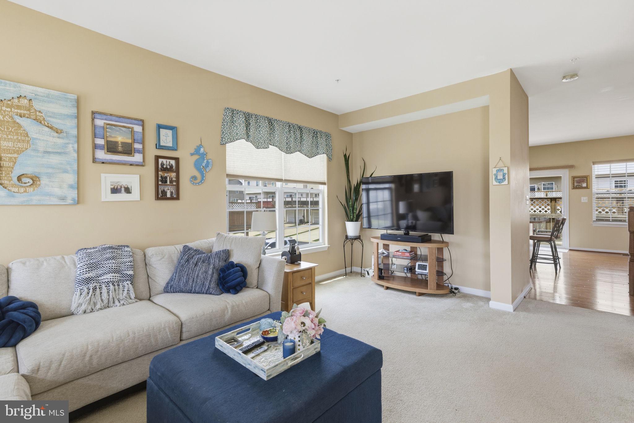 HOLLY WOODS - Residential