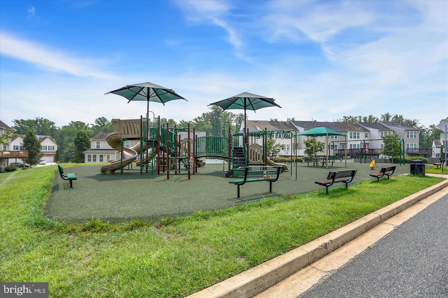 HOLLY WOODS - Residential
