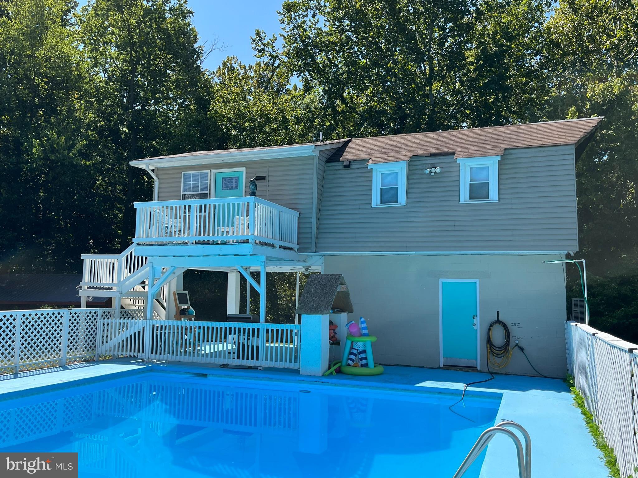 PAGE VALLEY RD - Residential