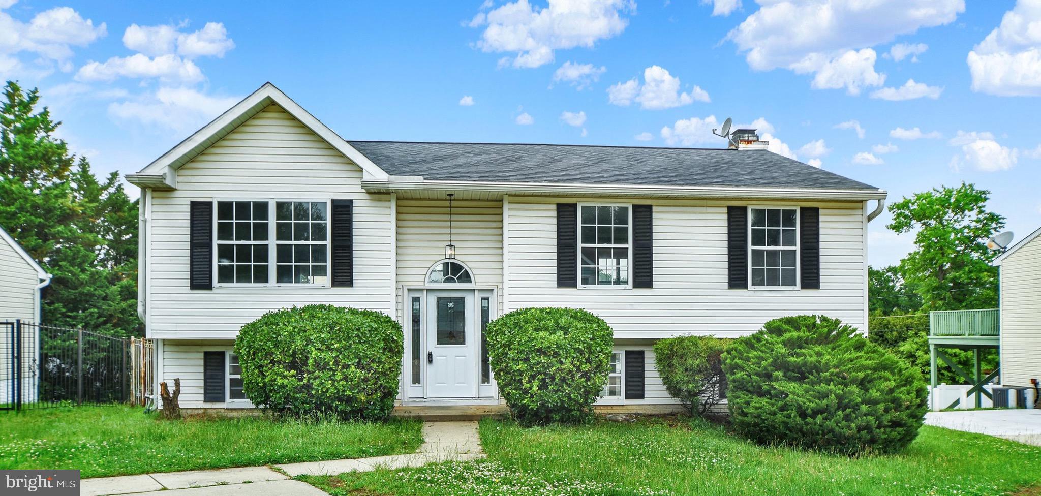 Highest and Best Offers Due by Tuesday 6/2! Spacious home offering 4 bedrooms and 2.5 bathrooms with a functional layout designed for comfortable living and entertaining. This well-maintained property features generous living spaces, an updated kitchen with ample cabinetry and counter space, and a bright dining area perfect for gatherings. The primary suite includes a private bath and abundant closet space, while the additional bedrooms provide flexibility for guests, a home office, or growing households. Enjoy outdoor living with a large yard ideal for relaxing, gardening, or entertaining. Conveniently located near shopping, dining, parks, and major commuter routes. A wonderful opportunity to own a move-in ready home with space, comfort, and versatility. 

Updates include a new roof and skylight (2026); kitchen cabinets and appliances; fresh painting throughout; luxury vinyl tile in common areas and carpet in bedrooms; lighting and front door.