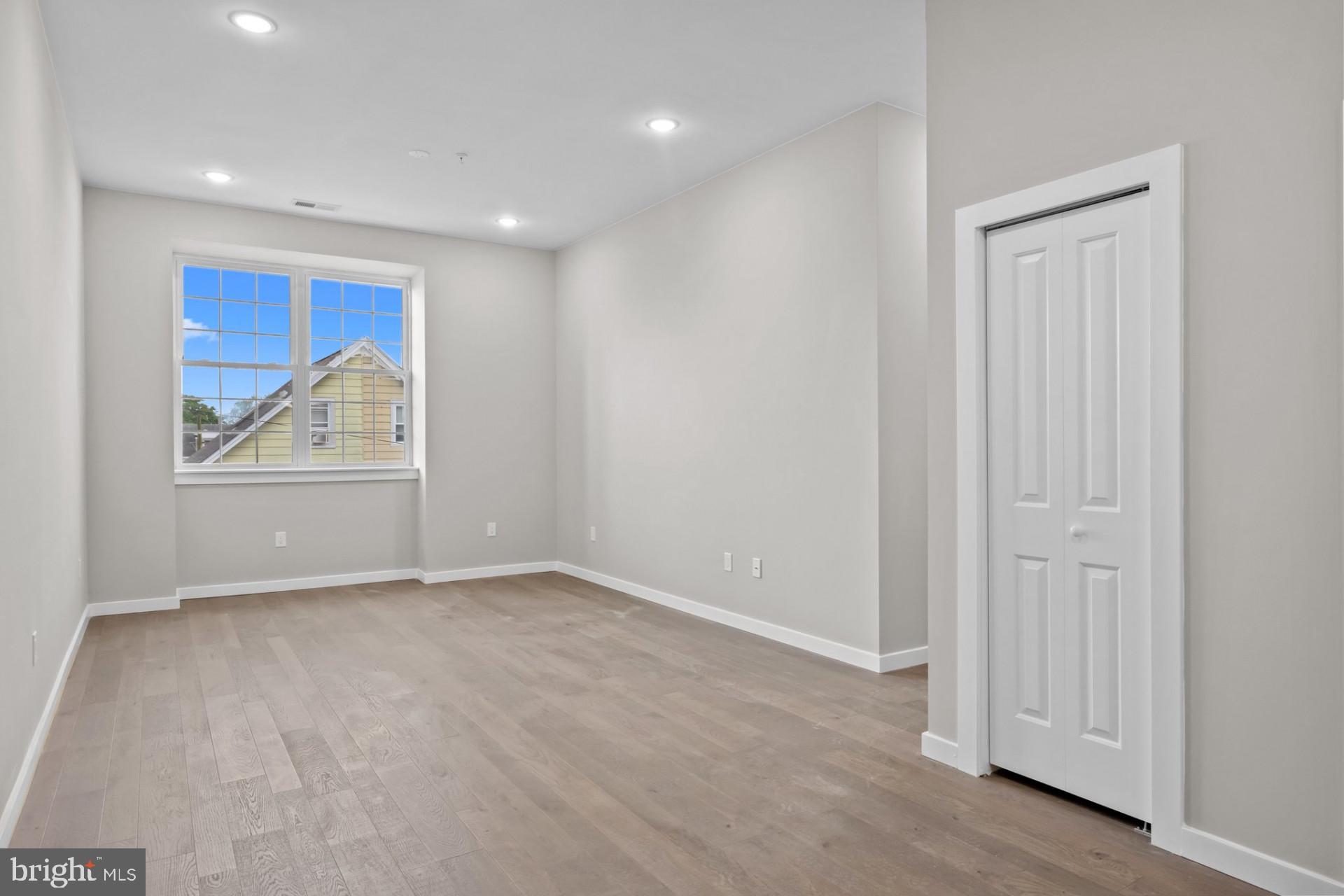 BRISTOL - Residential