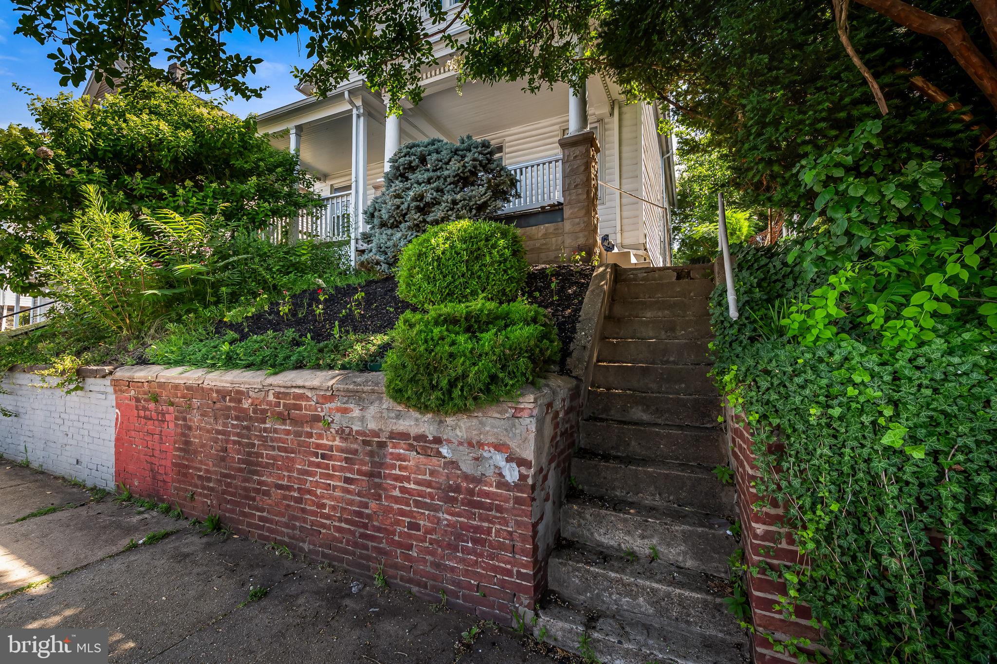 HAMPDEN HISTORIC DISTRICT - Residential