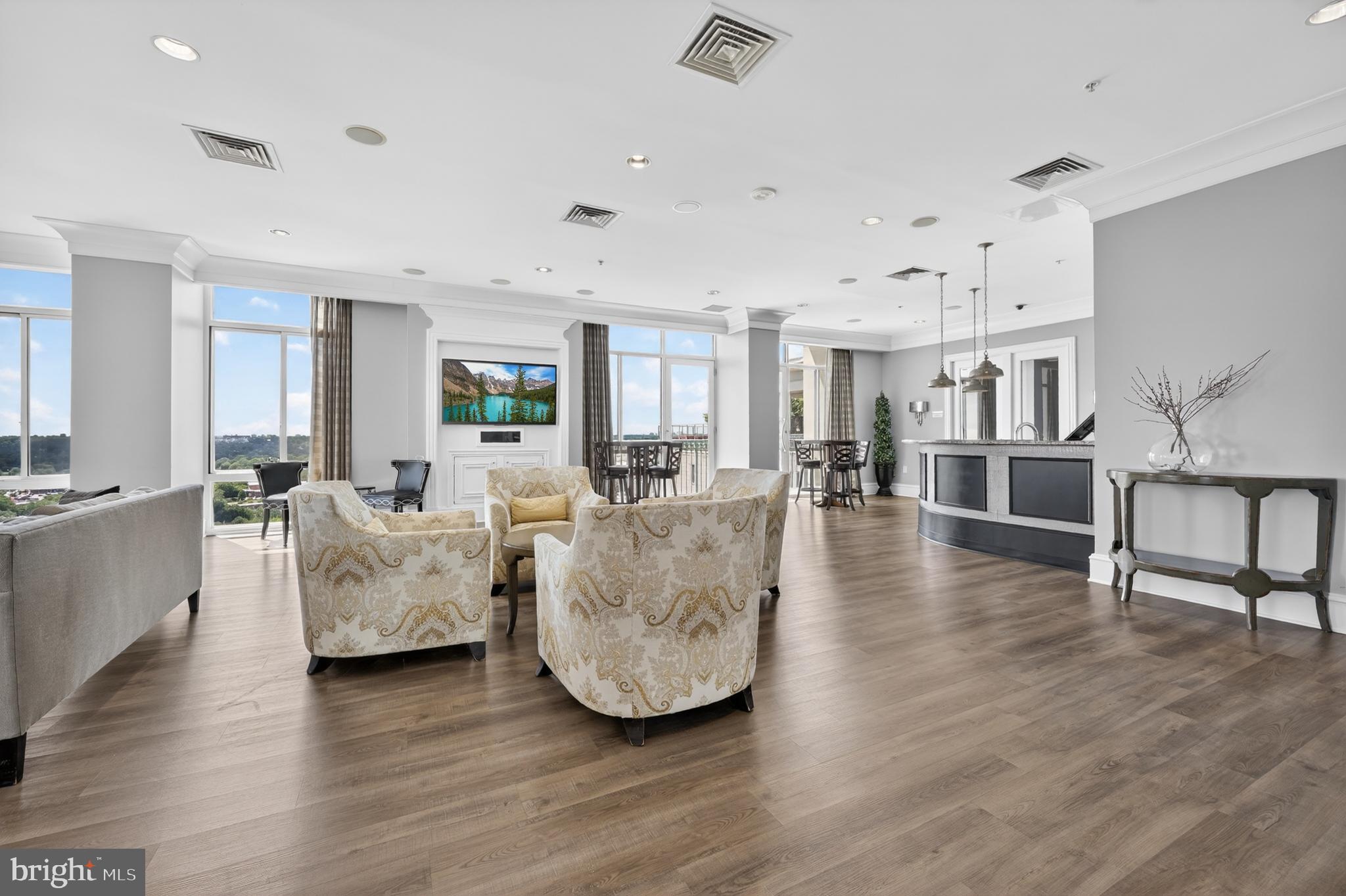 CONTINENTAL - Residential