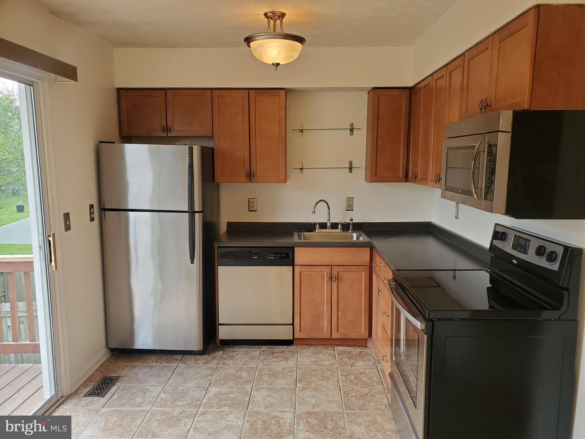 SINGLETONS GROVE - Residential Lease