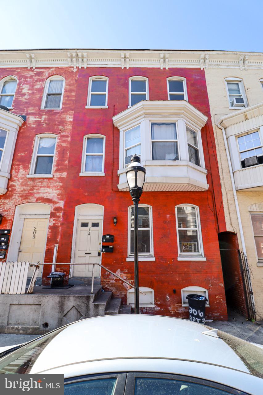 **Attention Investors!** 
Don't miss this opportunity to own a three-unit rental property that is currently tenant-occupied. This well-maintained building features two one-bedroom apartments and one two-bedroom apartment. With a solid cap rate and the potential to increase rental income, this property offers excellent financial upside!
