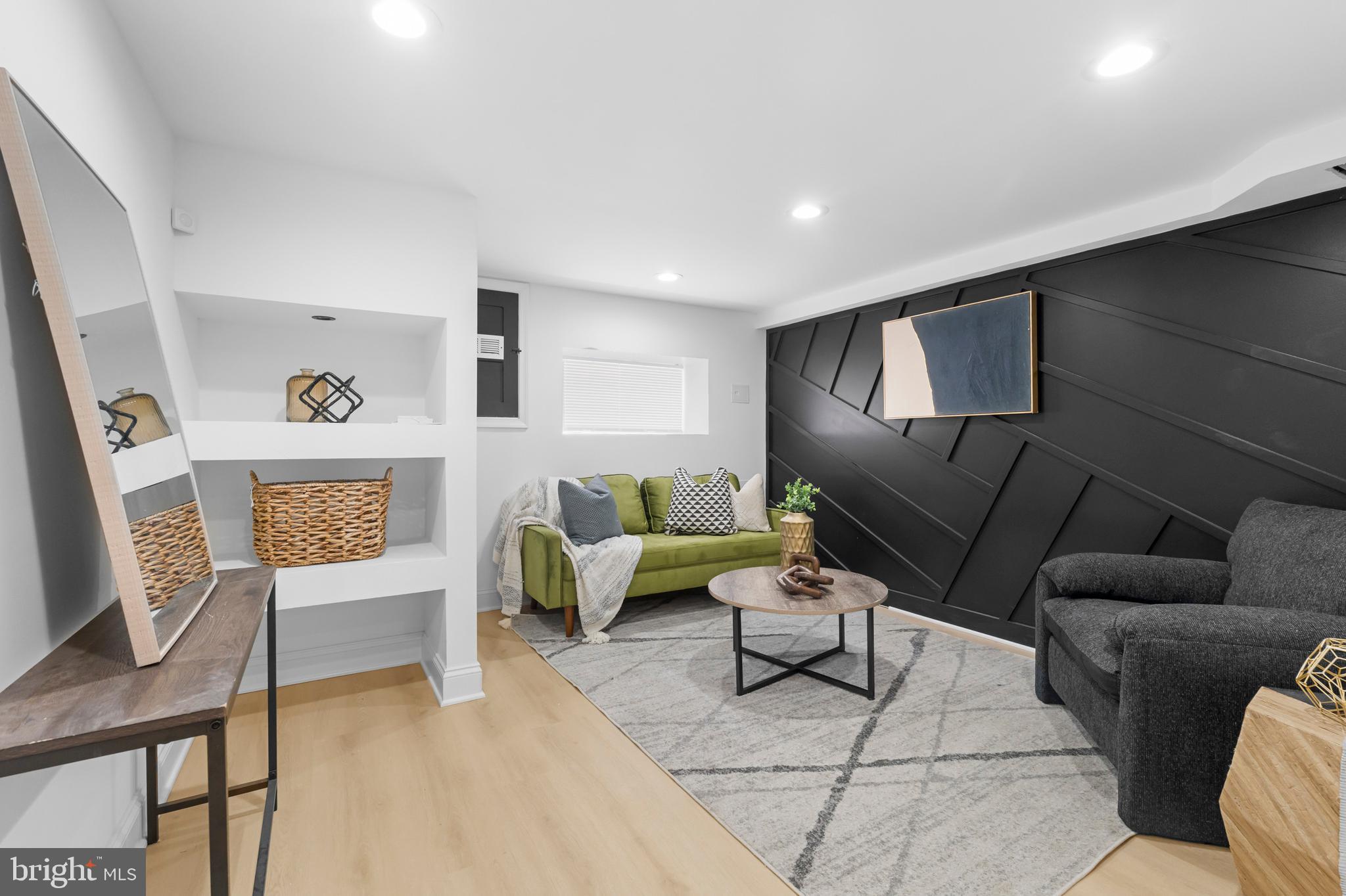 EAST BALTIMORE MIDWAY - Residential