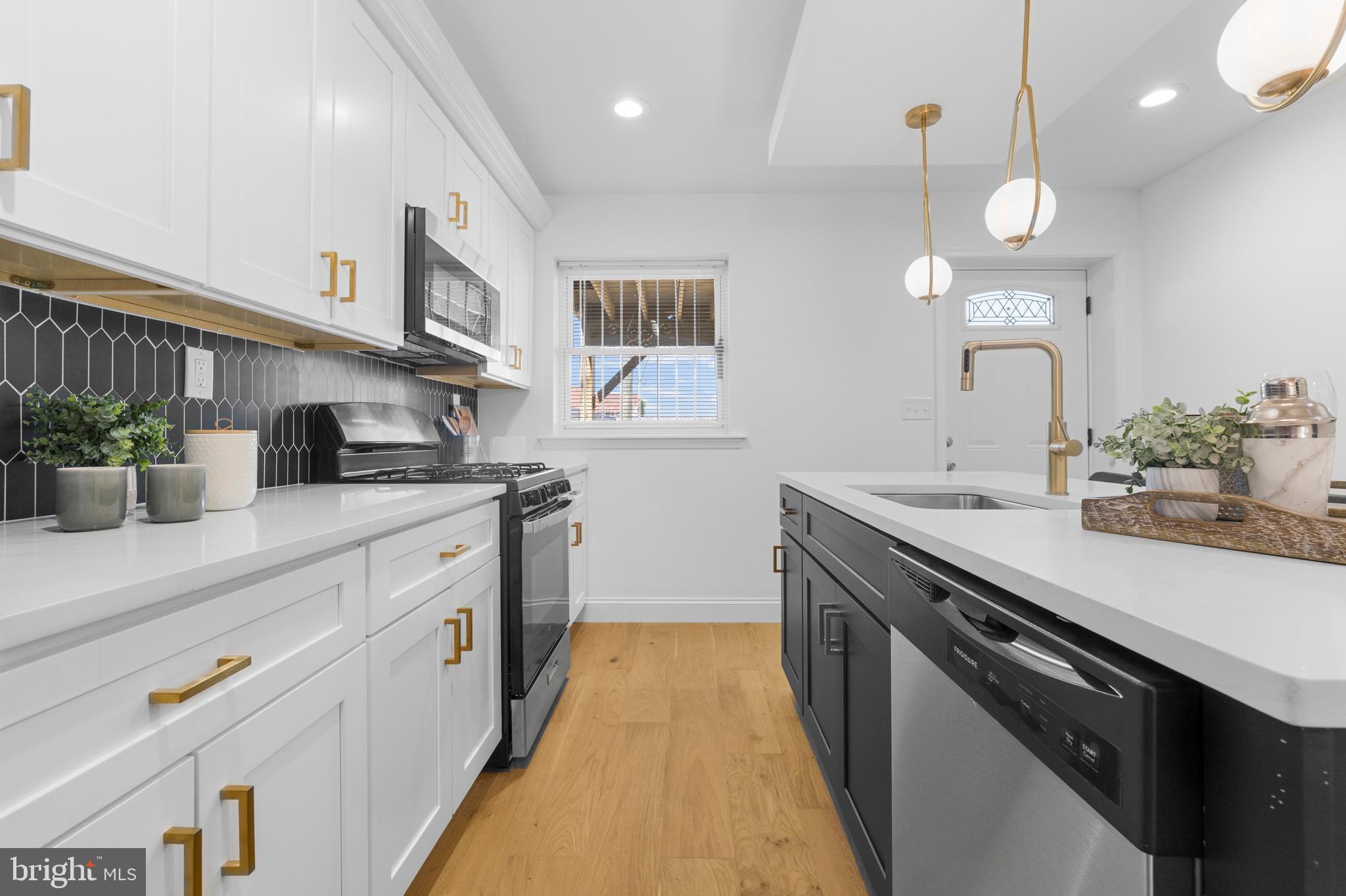 EAST BALTIMORE MIDWAY - Residential