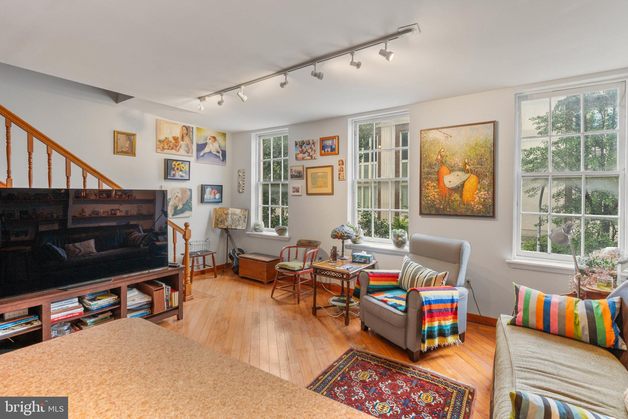 SOCIETY HILL - Commercial Sale