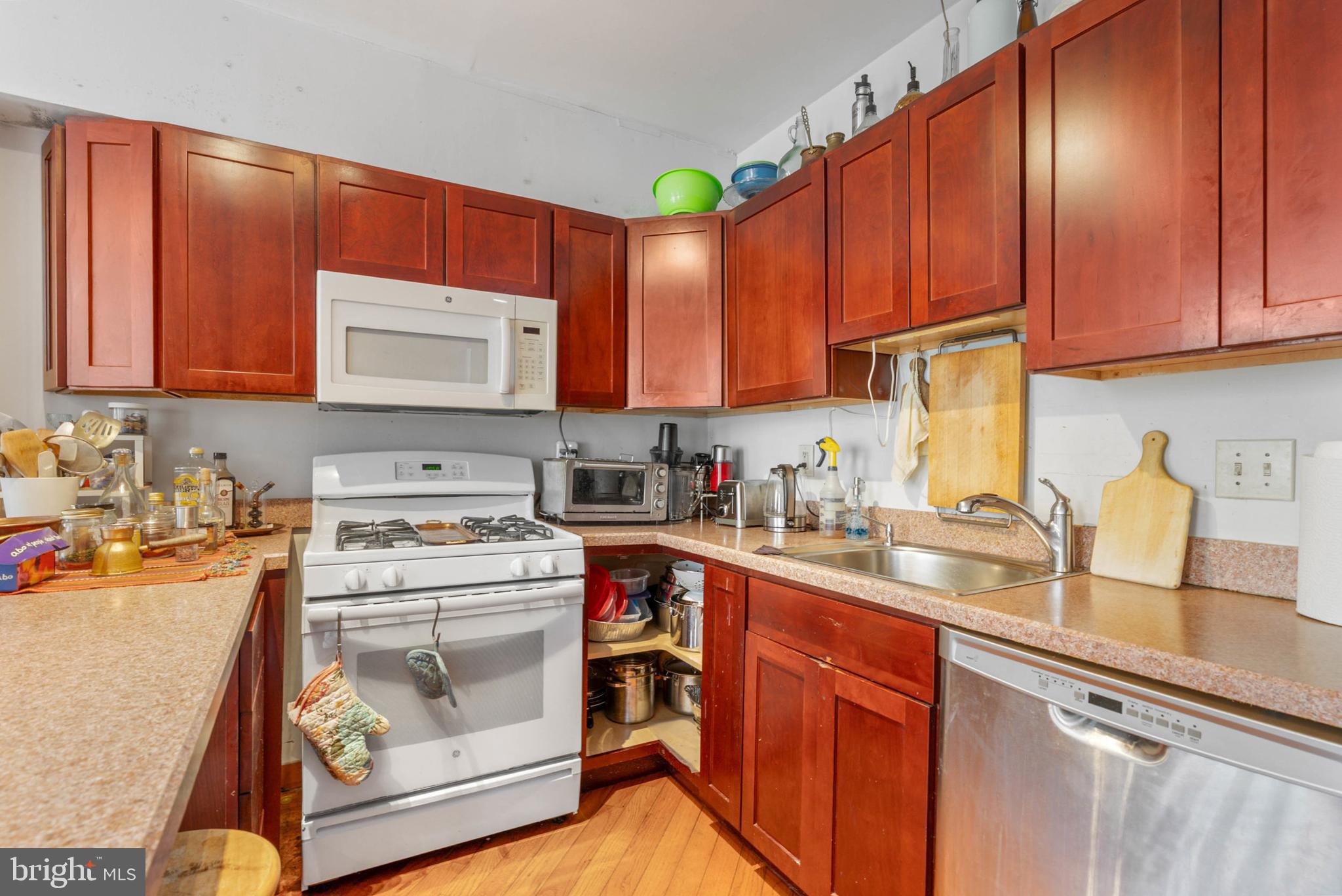 SOCIETY HILL - Commercial Sale