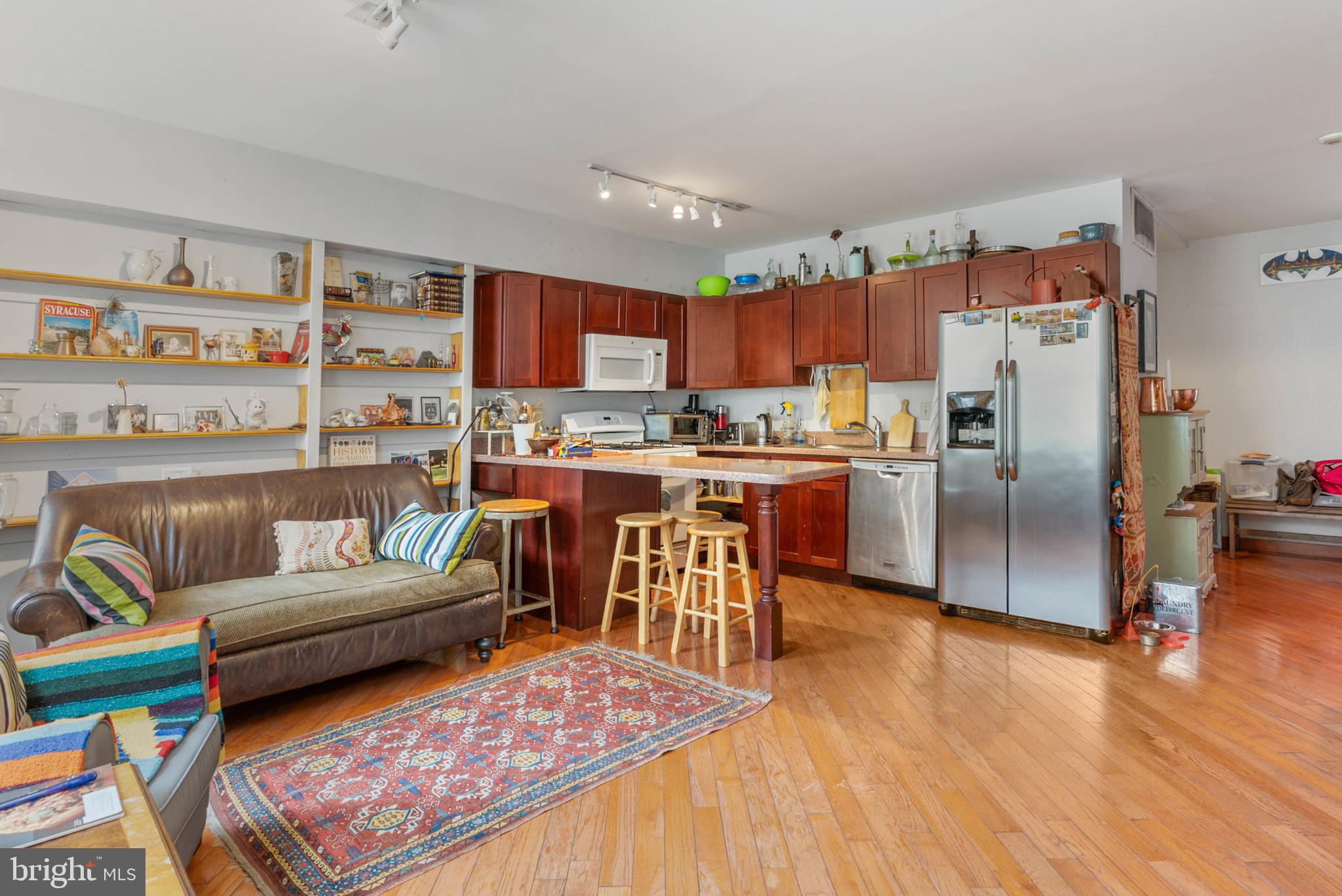 SOCIETY HILL - Commercial Sale