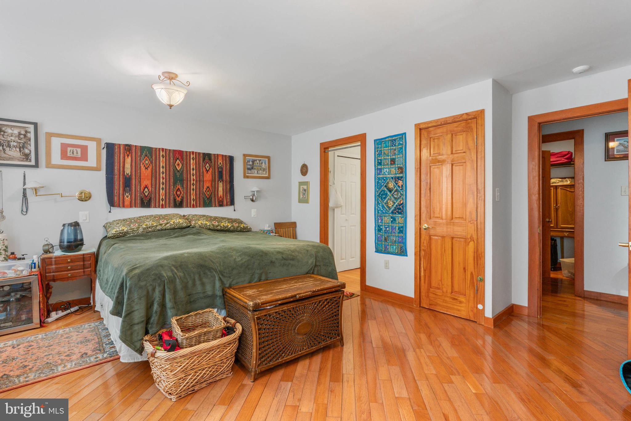 SOCIETY HILL - Commercial Sale