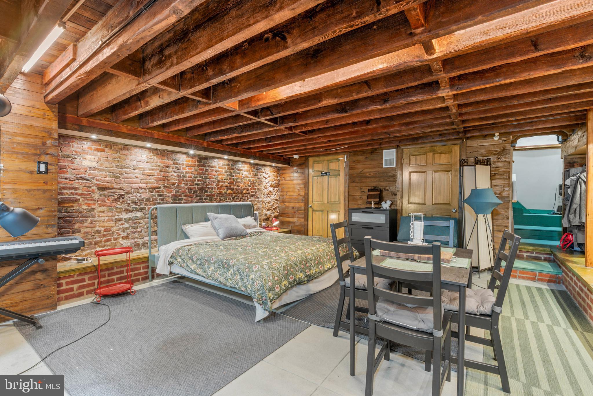 SOCIETY HILL - Commercial Sale