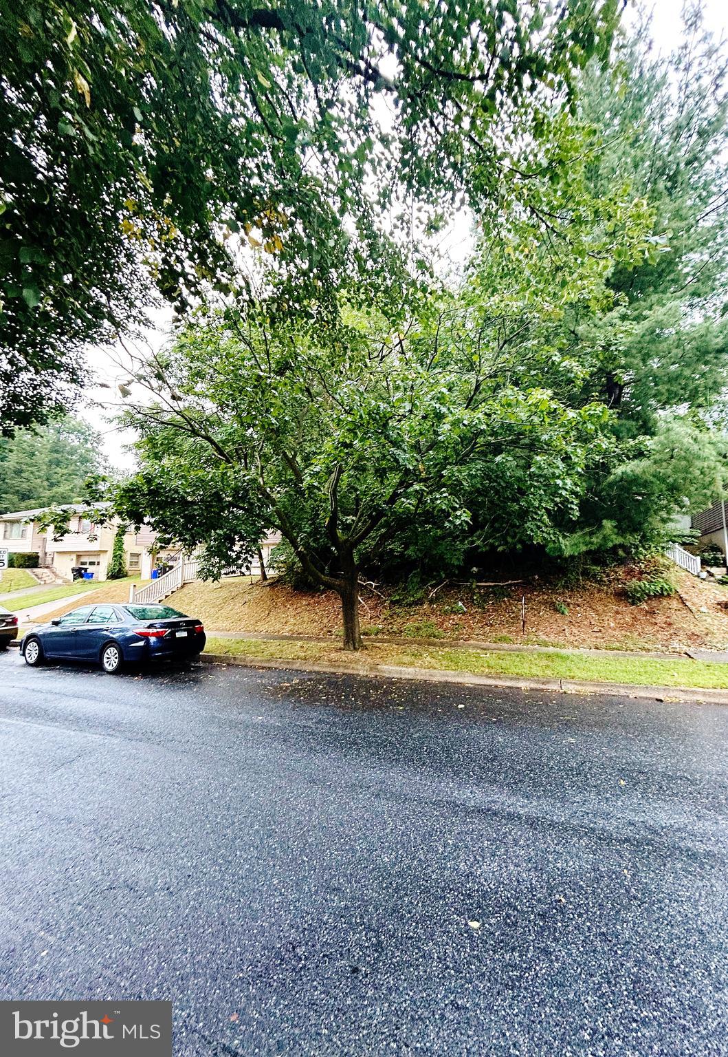 Rare Opportunity to find a Fantastic Building Lot in a well-established Neighborhood! Build your Dream Home on this attractive lot nestled in a great community! (Use the Builder of your Choice!!)