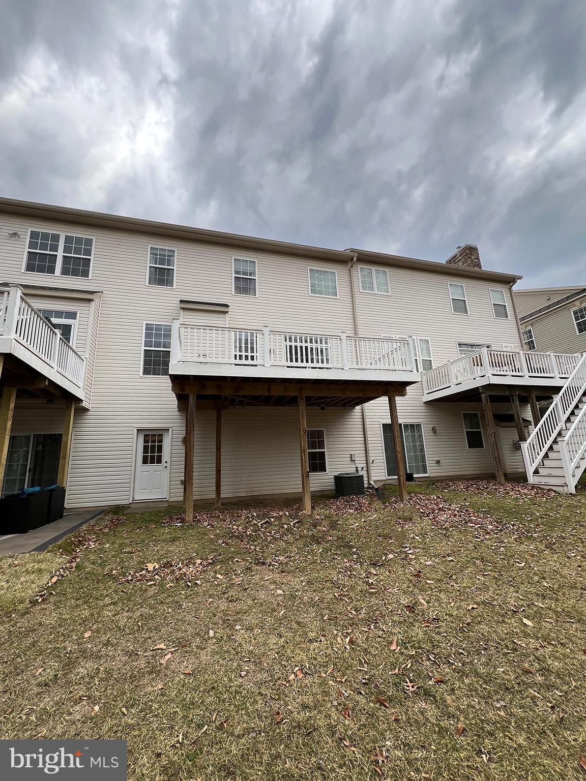 PINEY ORCHARD - Residential Lease
