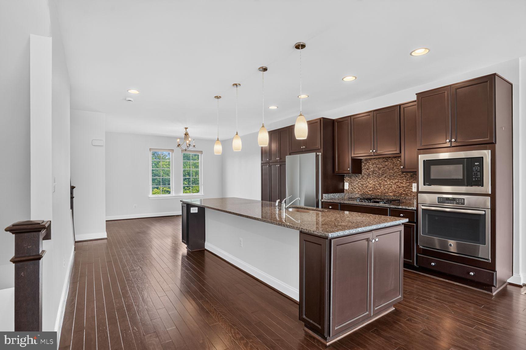 BRAMBLETON TOWN CENTER - Residential