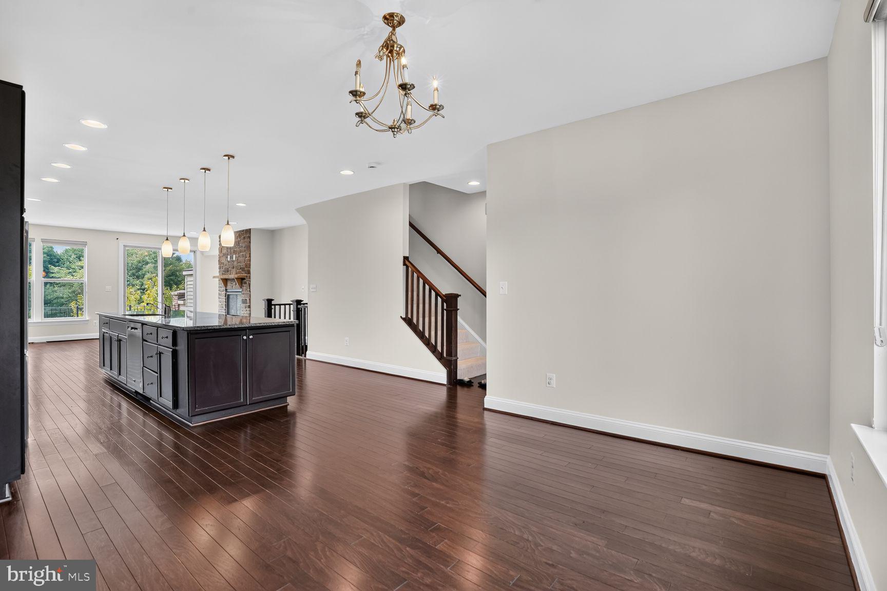 BRAMBLETON TOWN CENTER - Residential