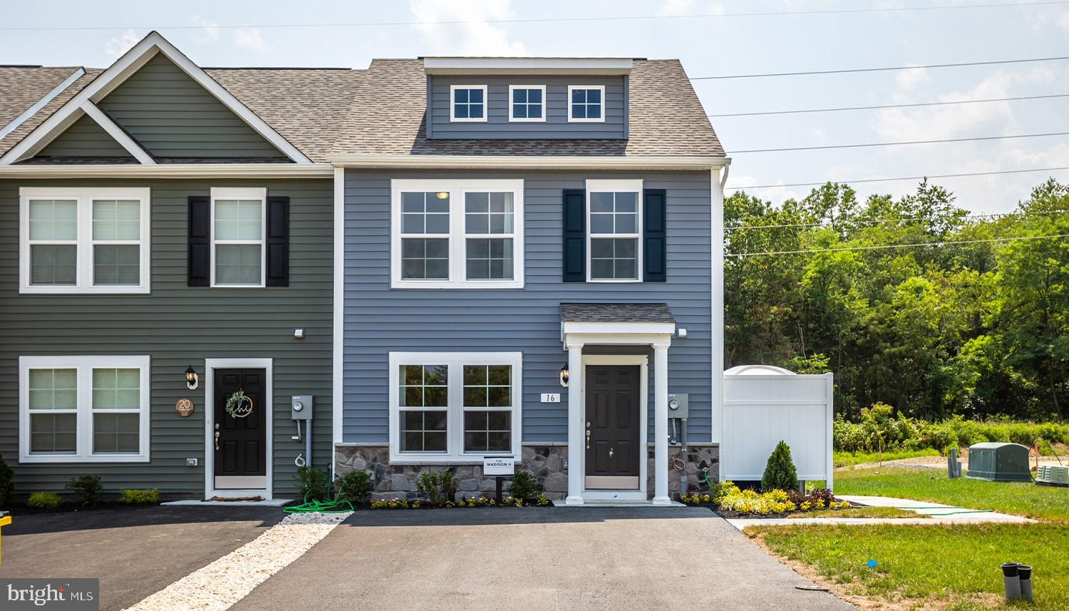WHISPERING PINES - Residential