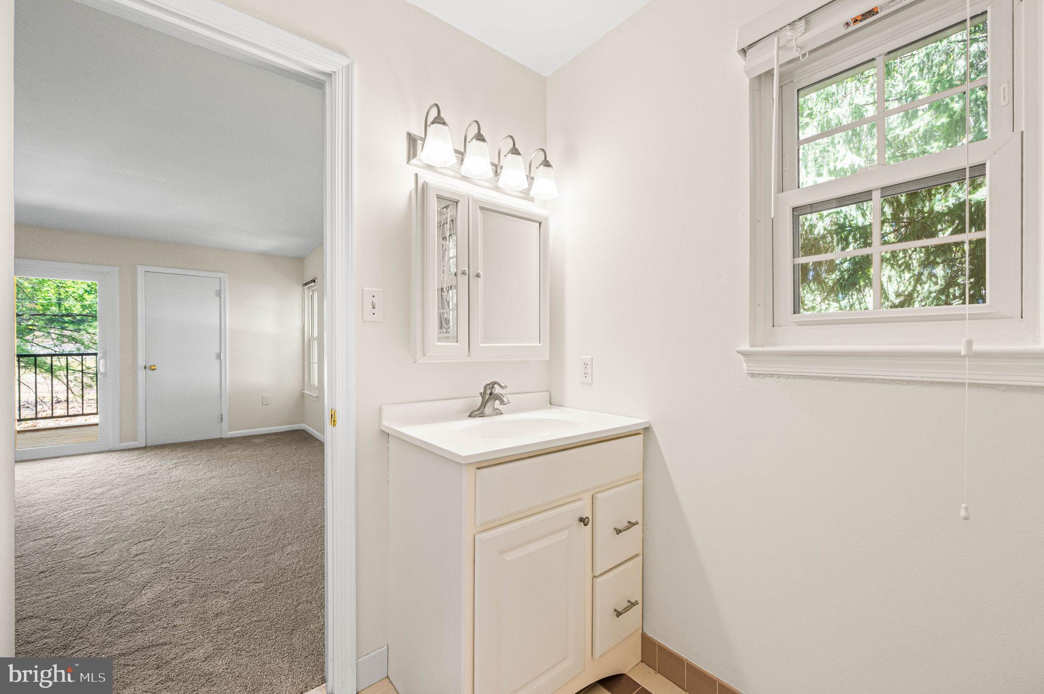 VALLEY STREAM - Residential