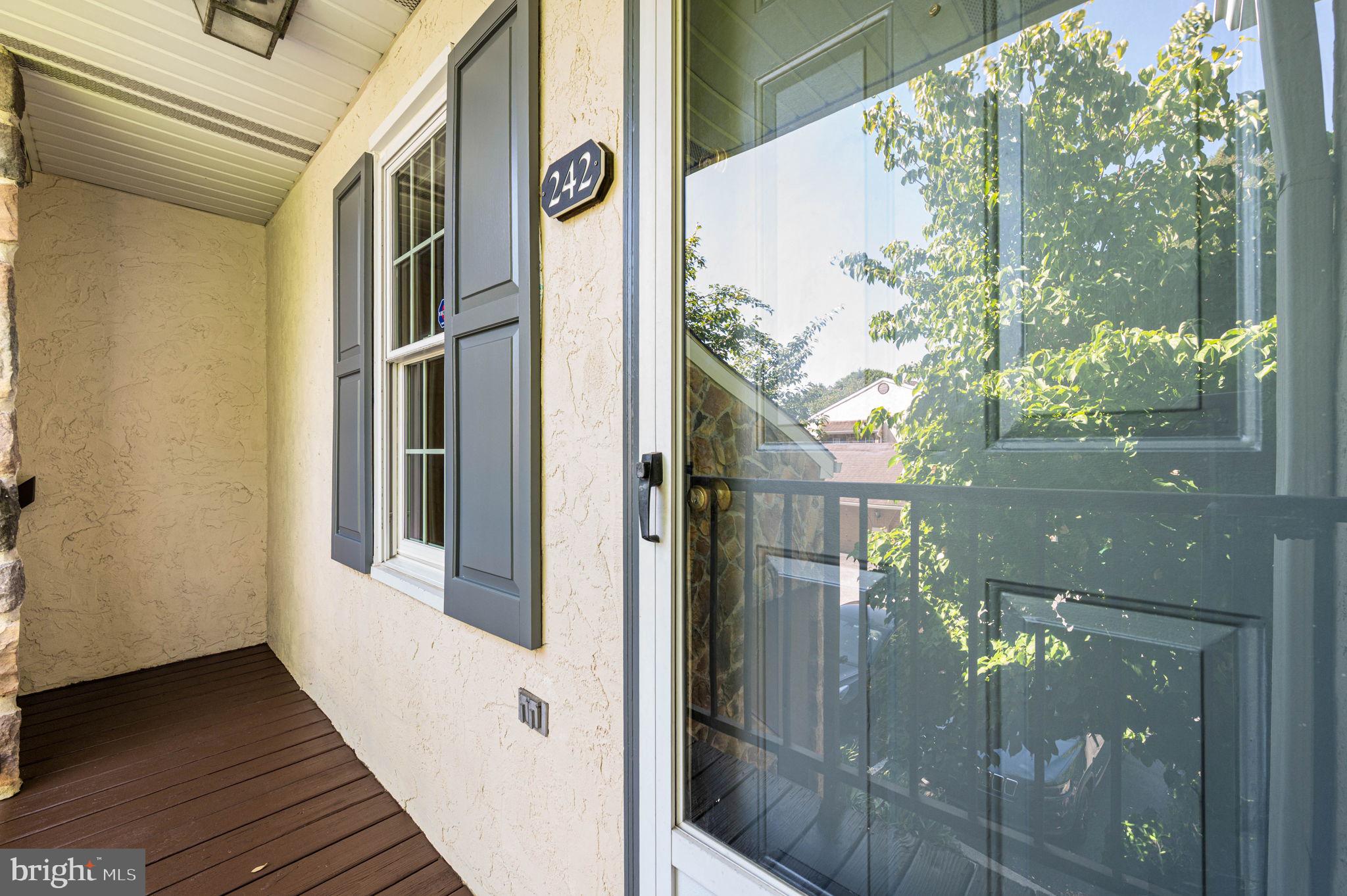 VALLEY STREAM - Residential
