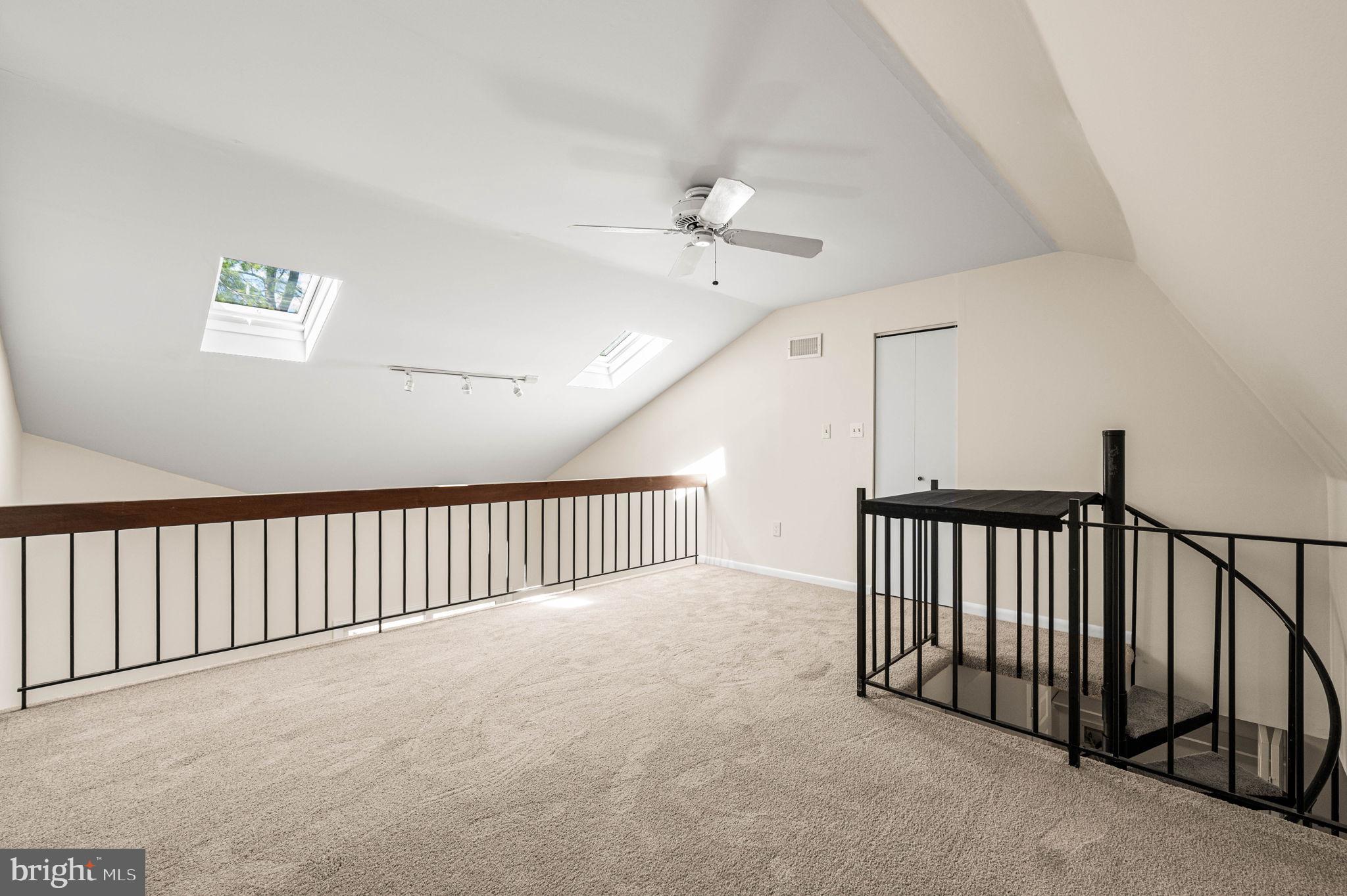 VALLEY STREAM - Residential