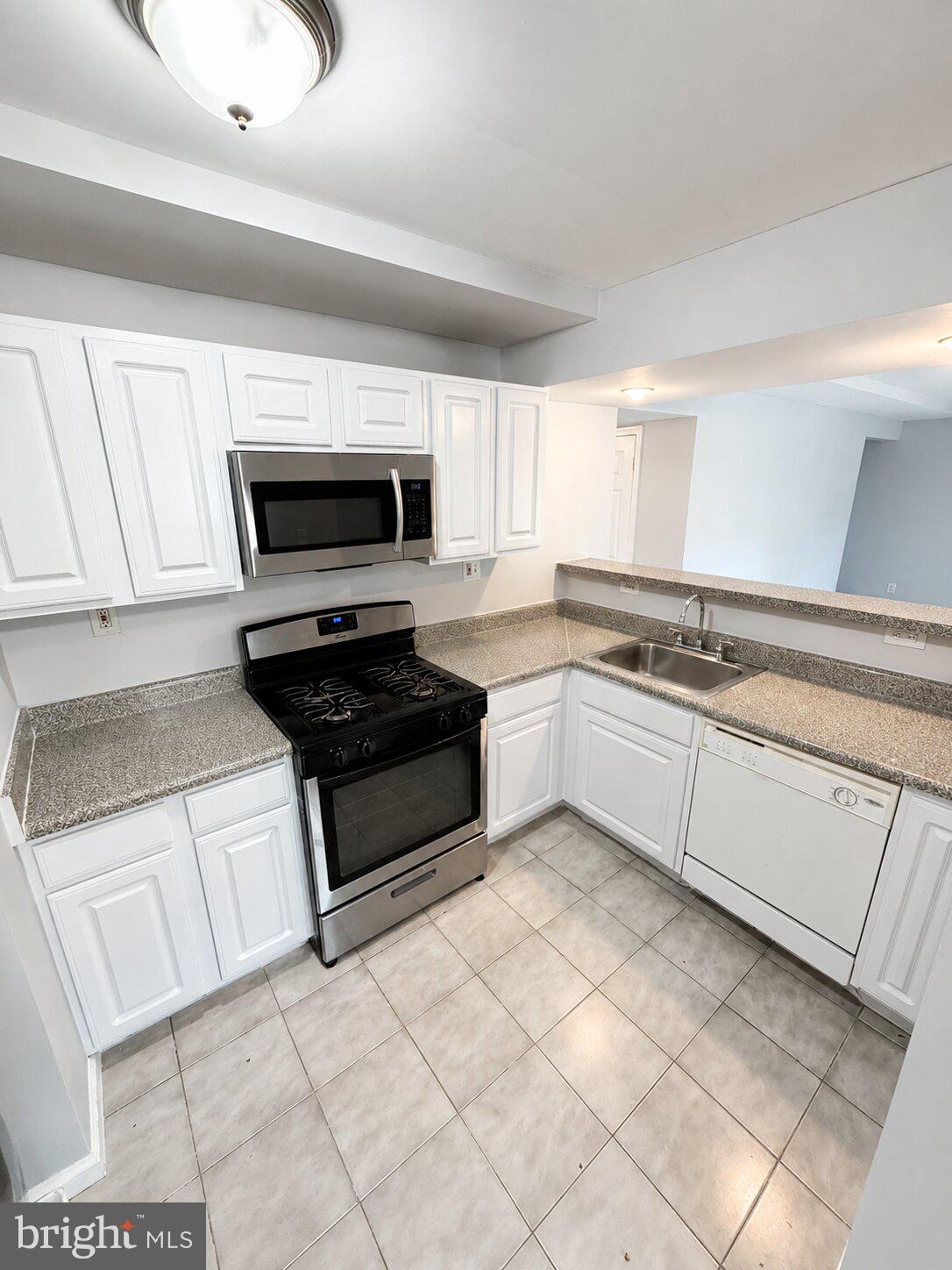 MARKHAM VIEW CONDOMINIUMS - Residential