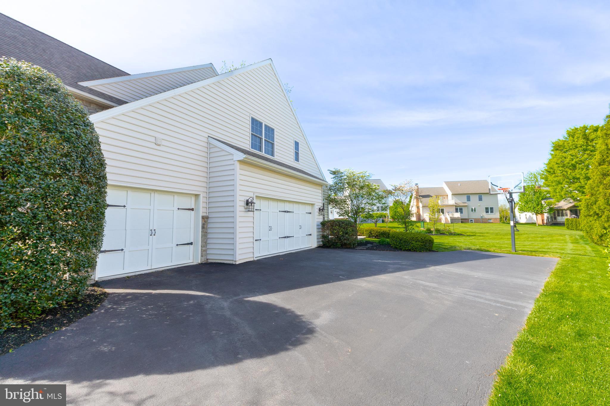 MEADOW RUN - Residential