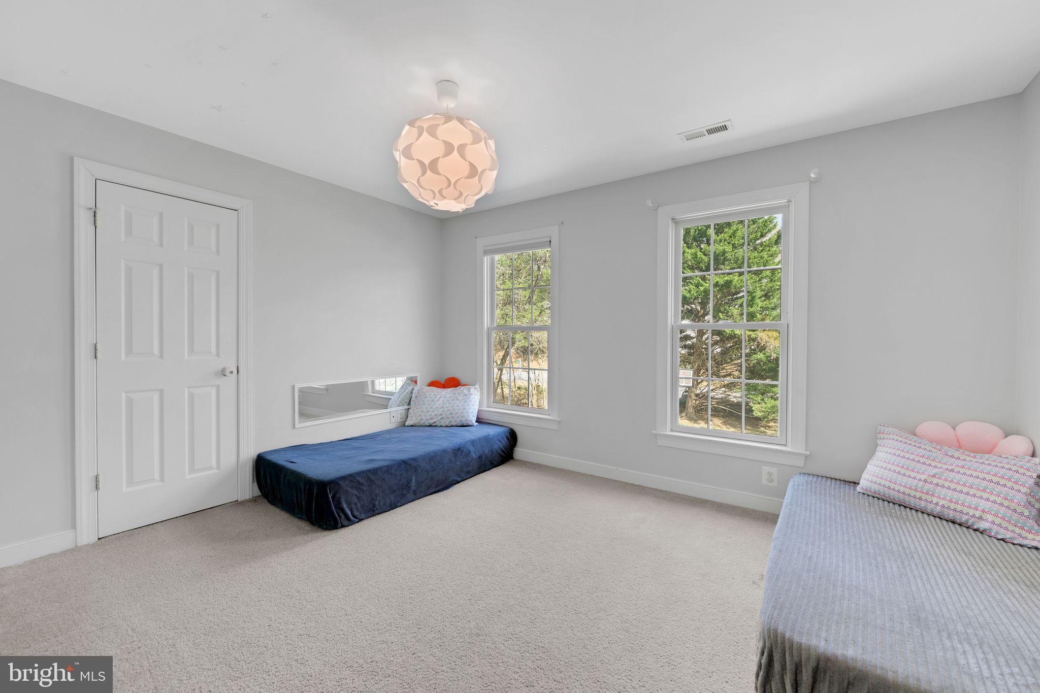 SOUTH WOODS - Residential