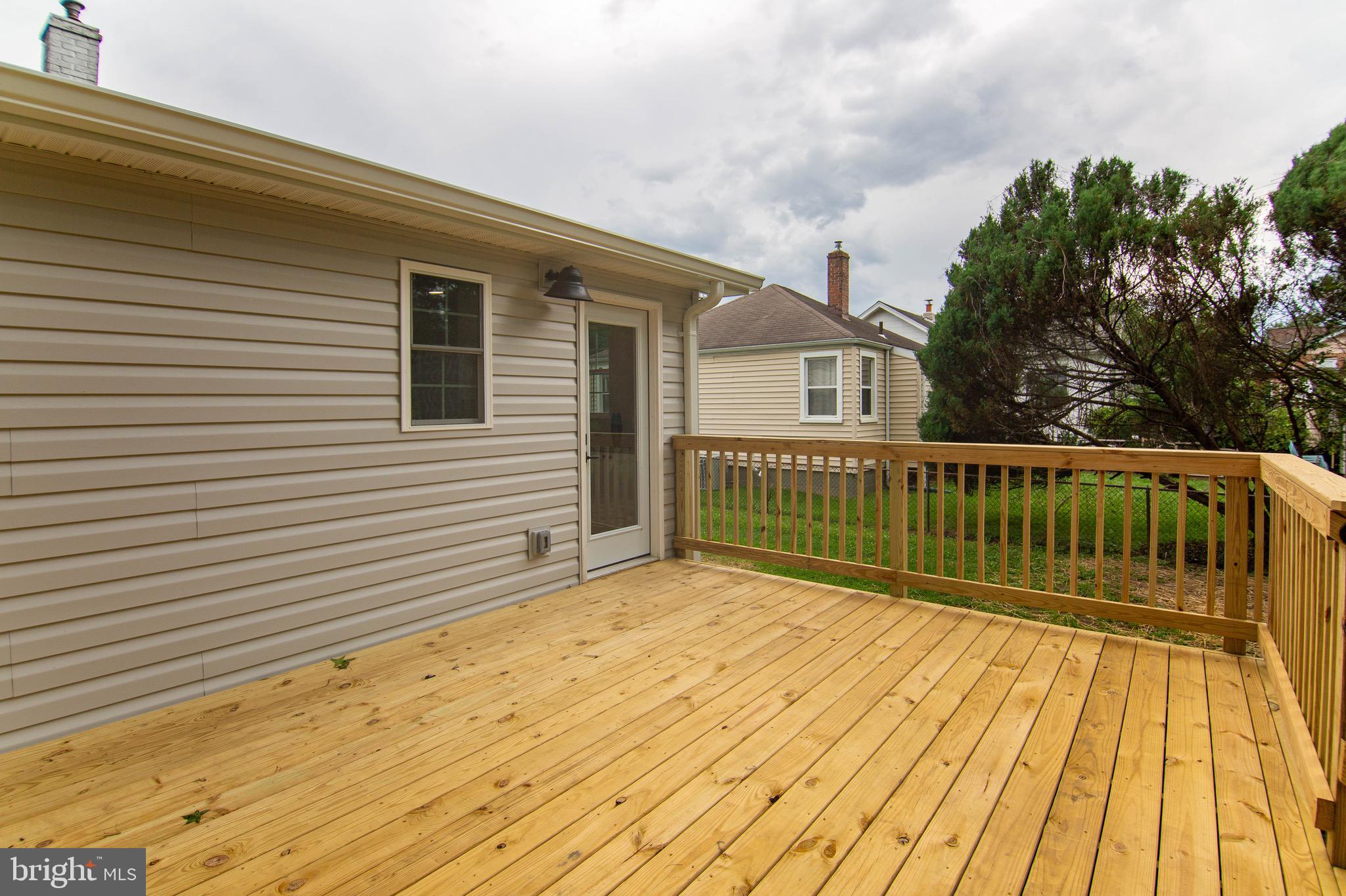 GRETTAS ADDN TO RIVERDAL - Residential