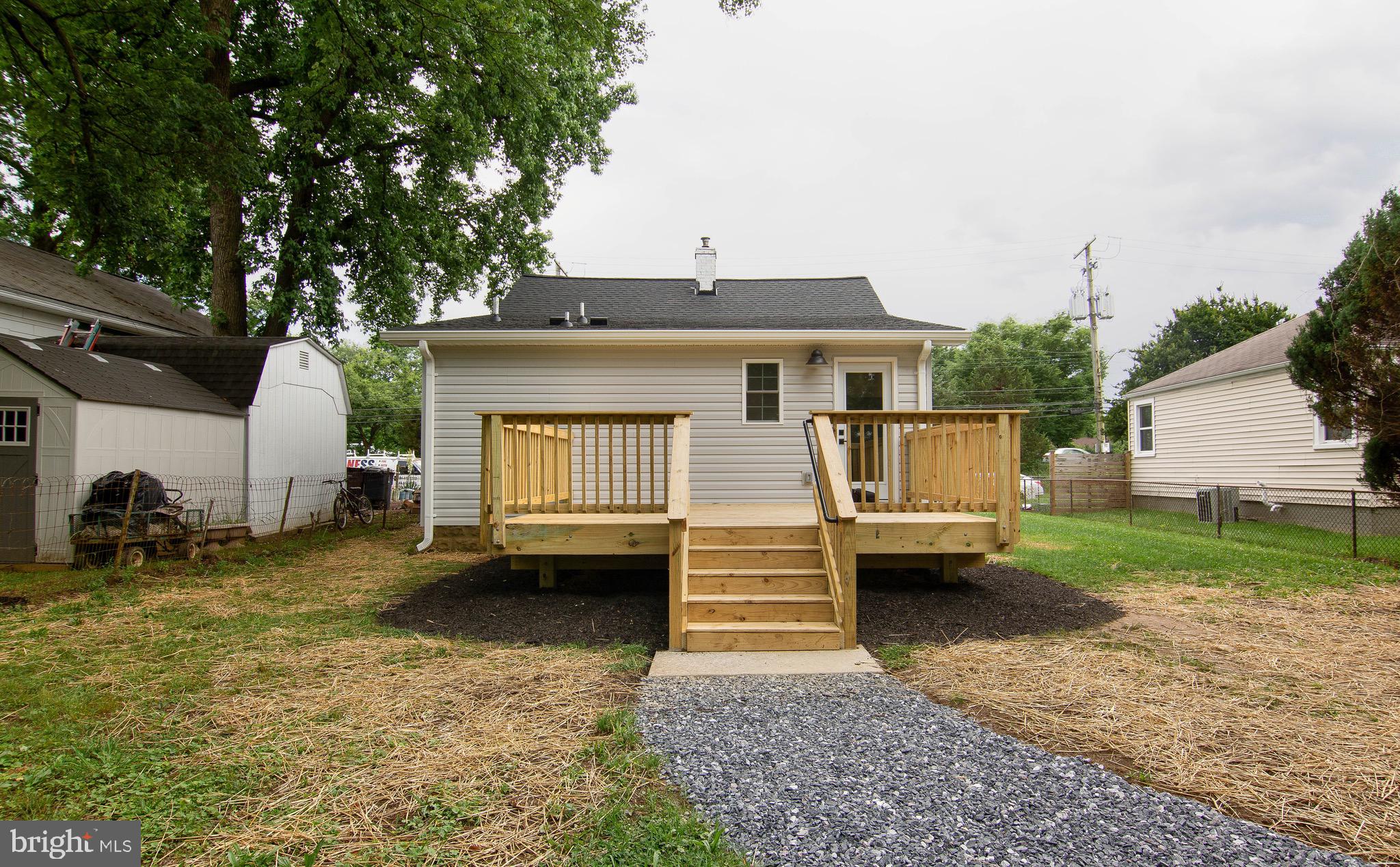 GRETTAS ADDN TO RIVERDAL - Residential
