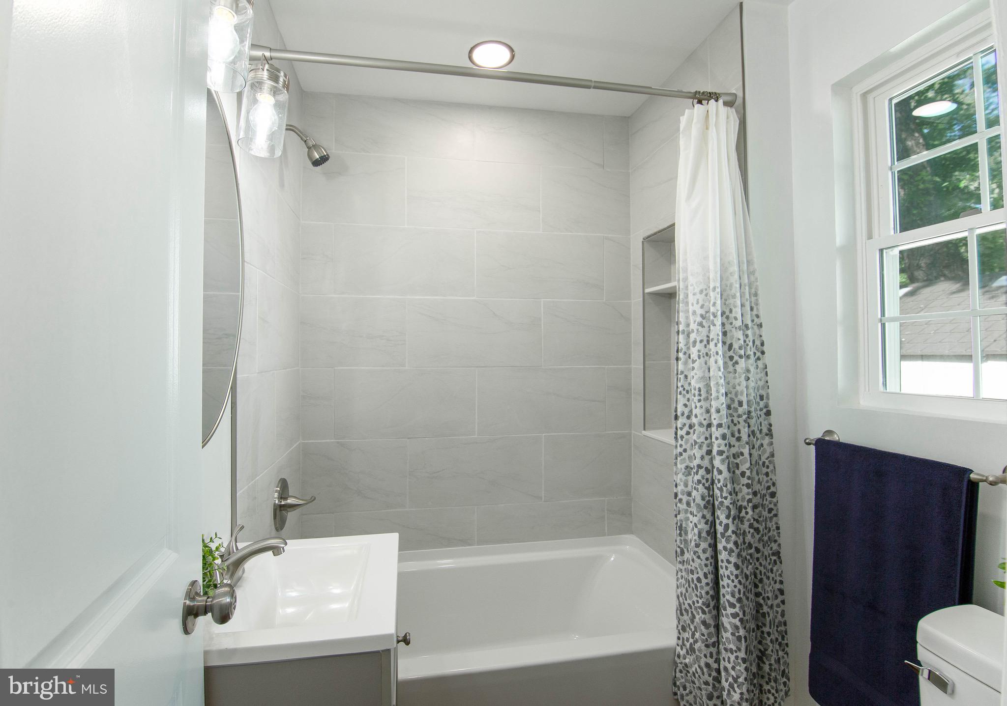 GRETTAS ADDN TO RIVERDAL - Residential