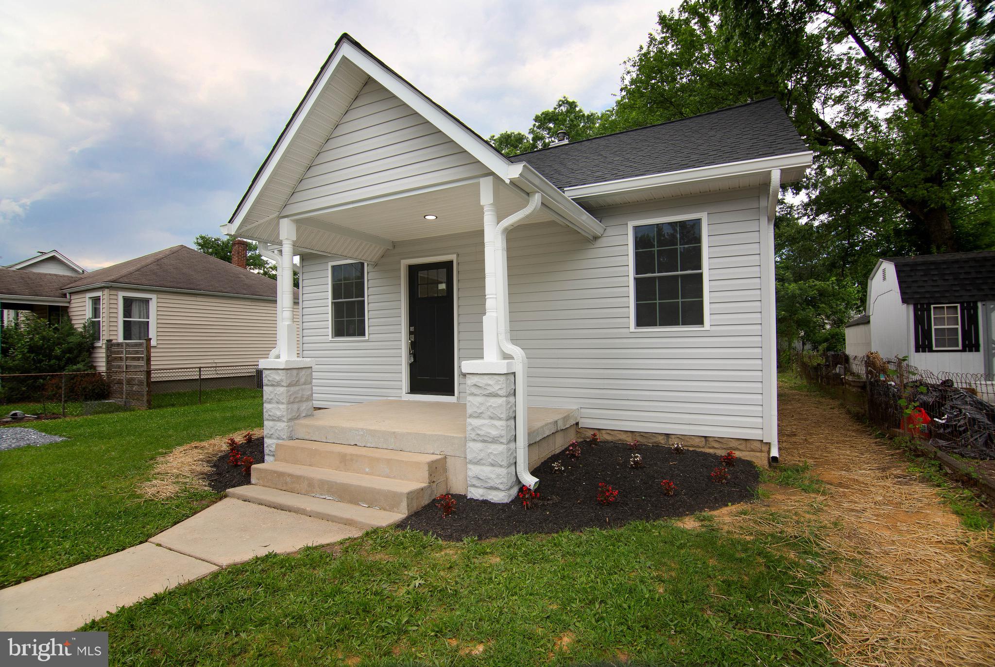 GRETTAS ADDN TO RIVERDAL - Residential