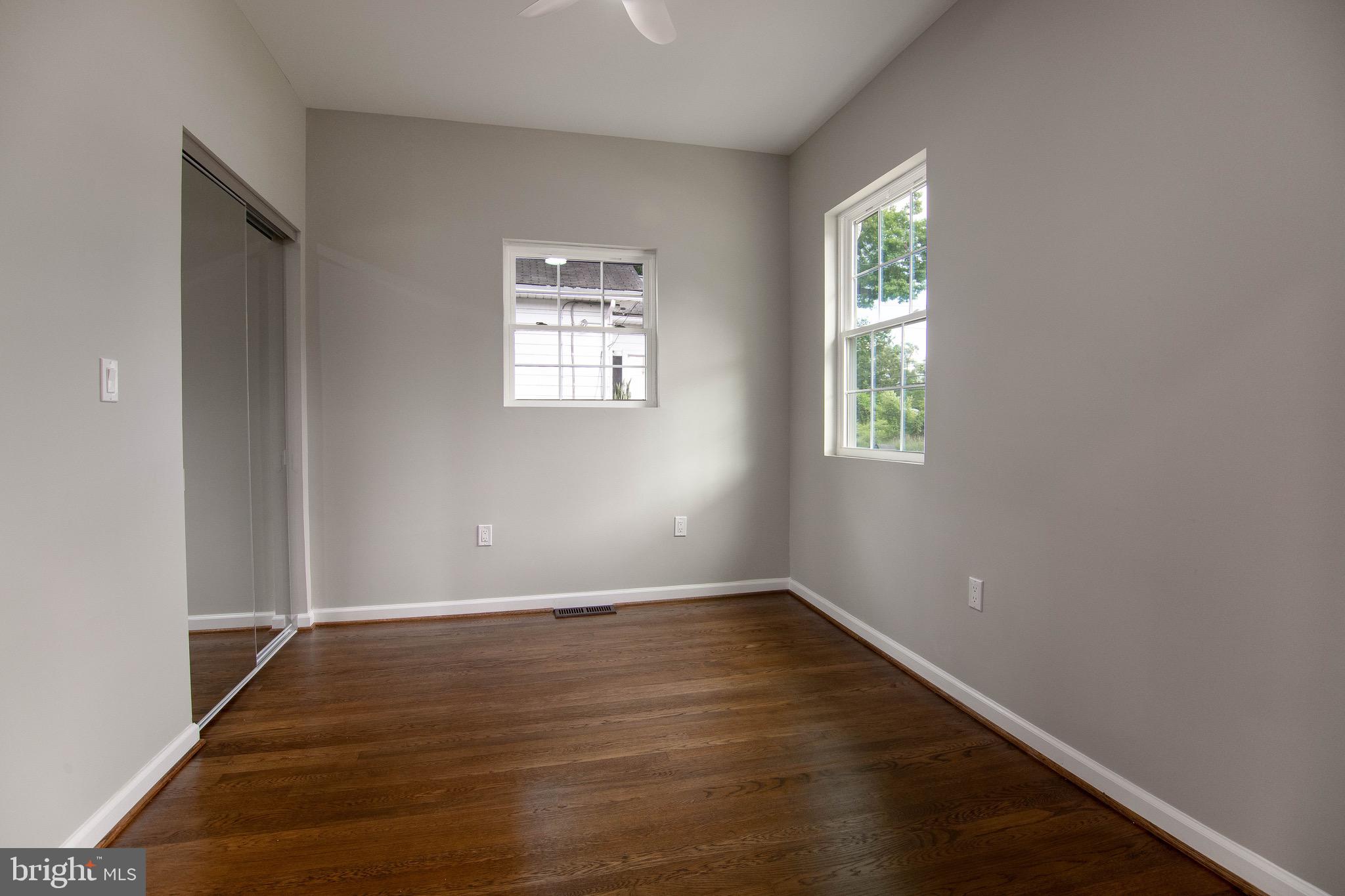 GRETTAS ADDN TO RIVERDAL - Residential
