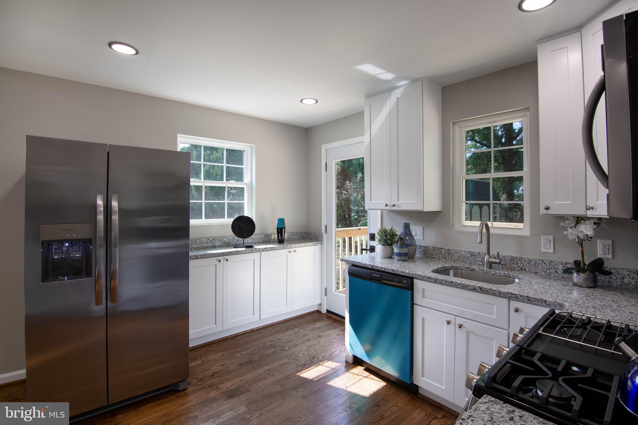 GRETTAS ADDN TO RIVERDAL - Residential