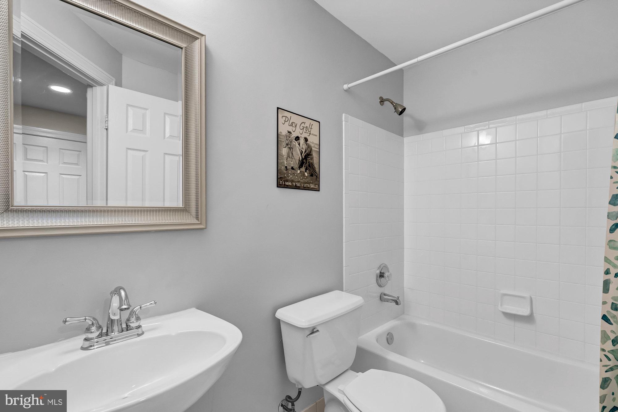 MANORS AT WOLF TRAP - Residential
